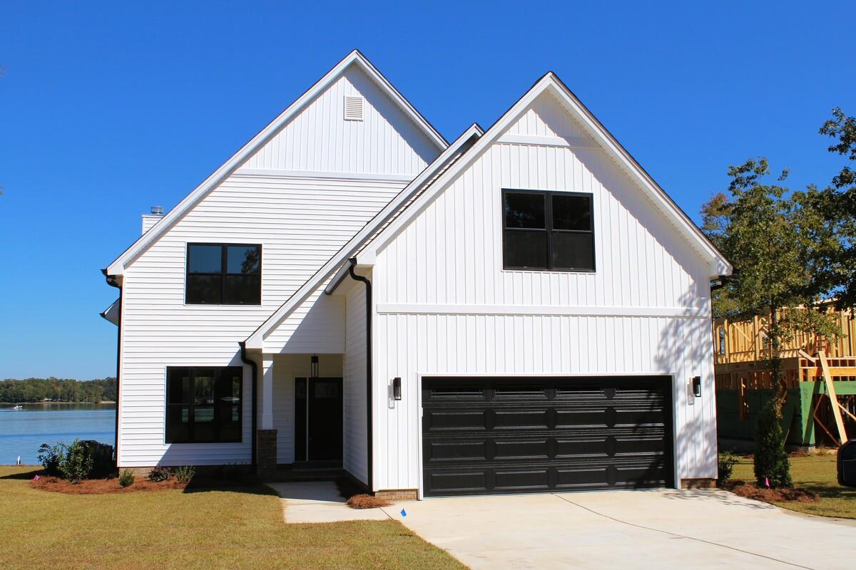 Magnolia Custom Homes,29072