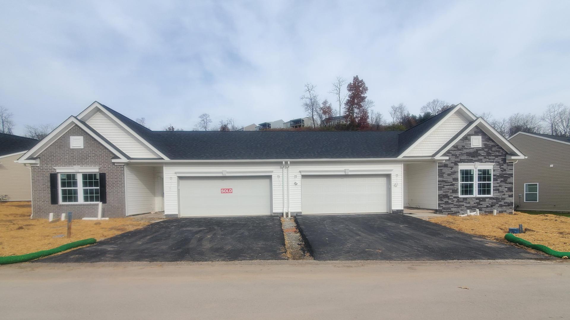 Exterior:Street View