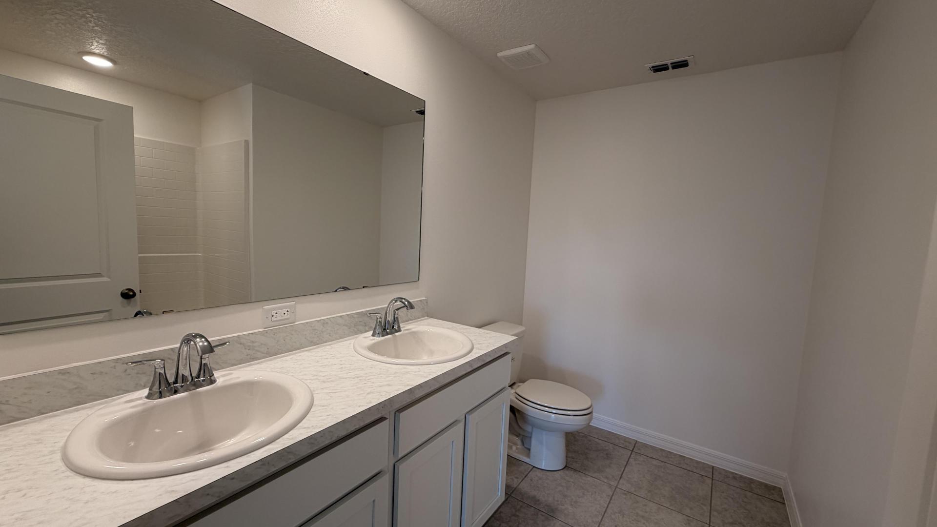 Exterior:Street View