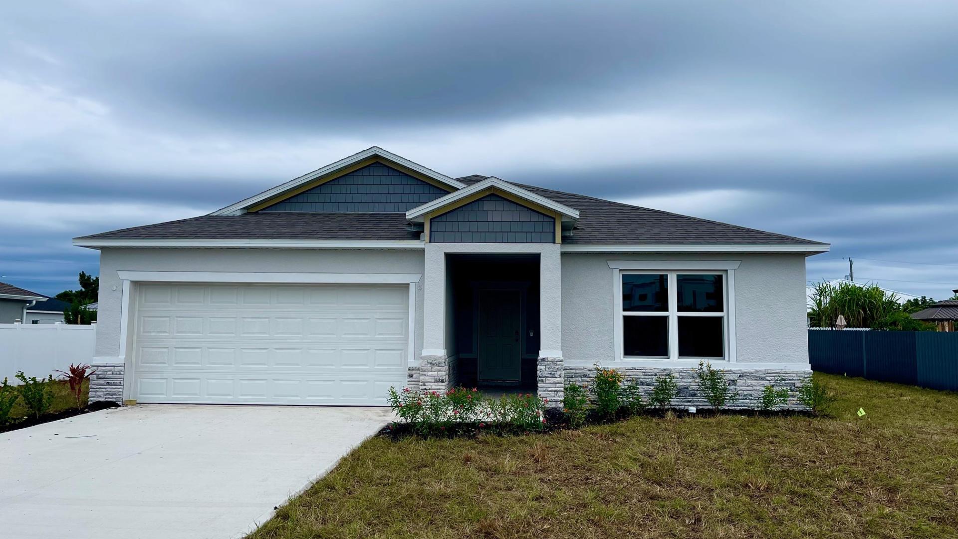 Exterior:Street View