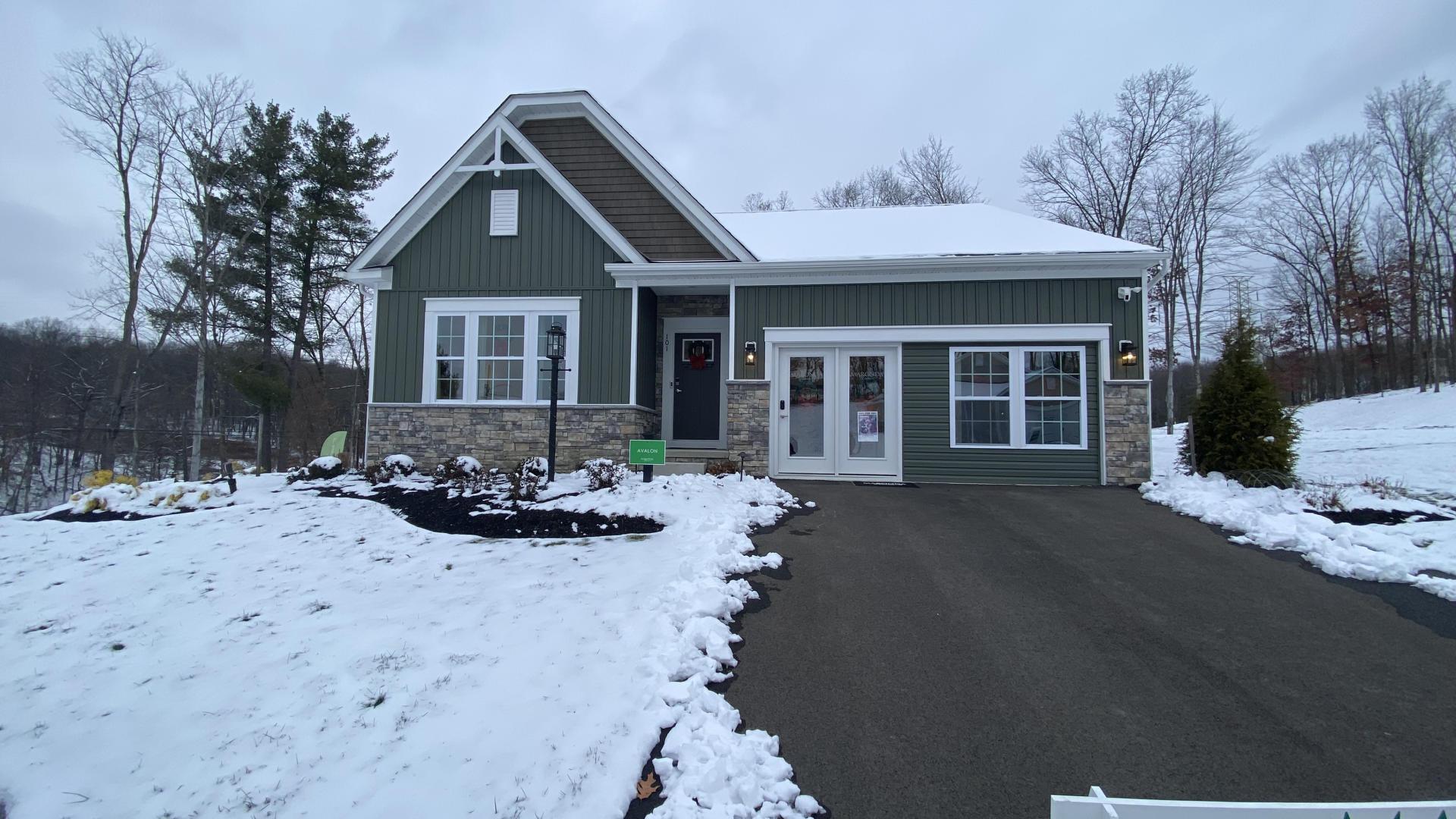 Exterior:Street View