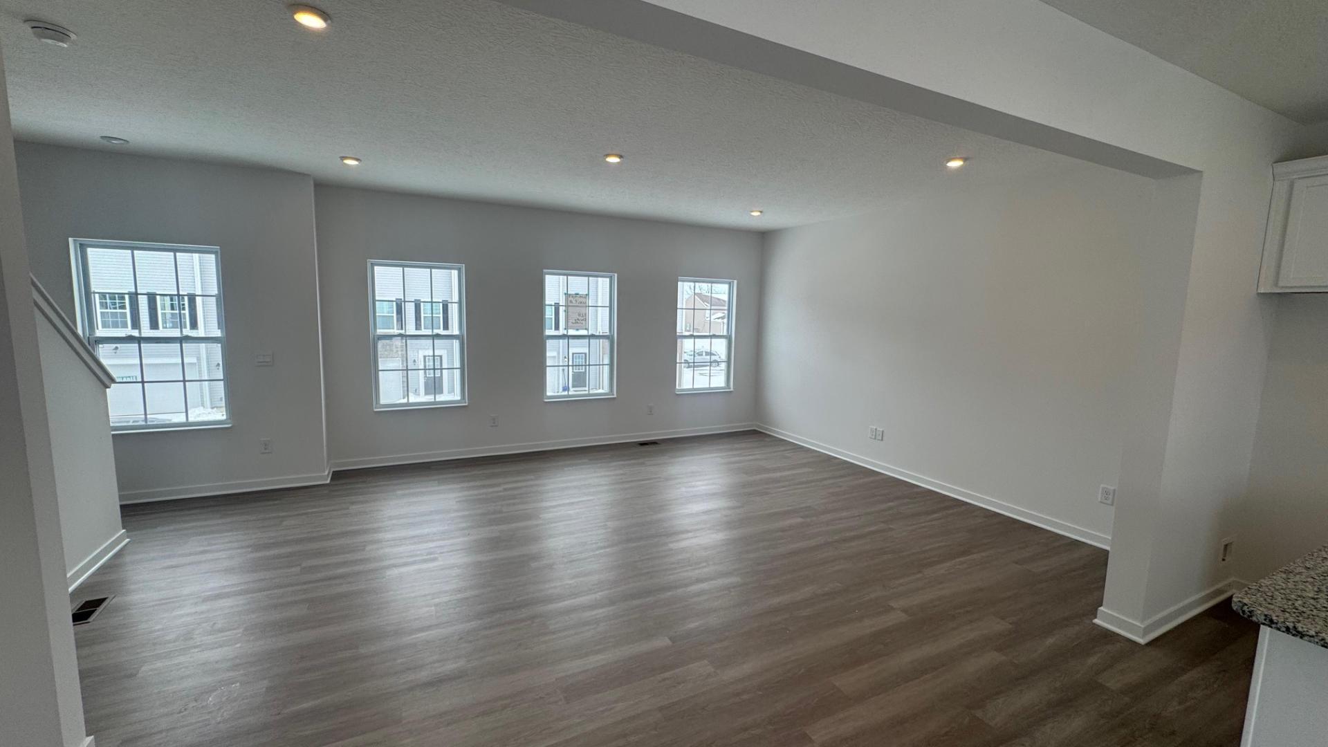 Exterior:Street View