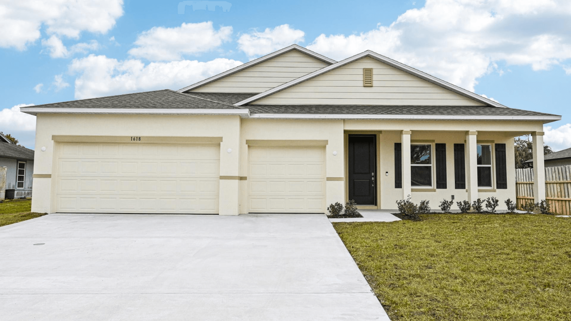 Exterior:Street View