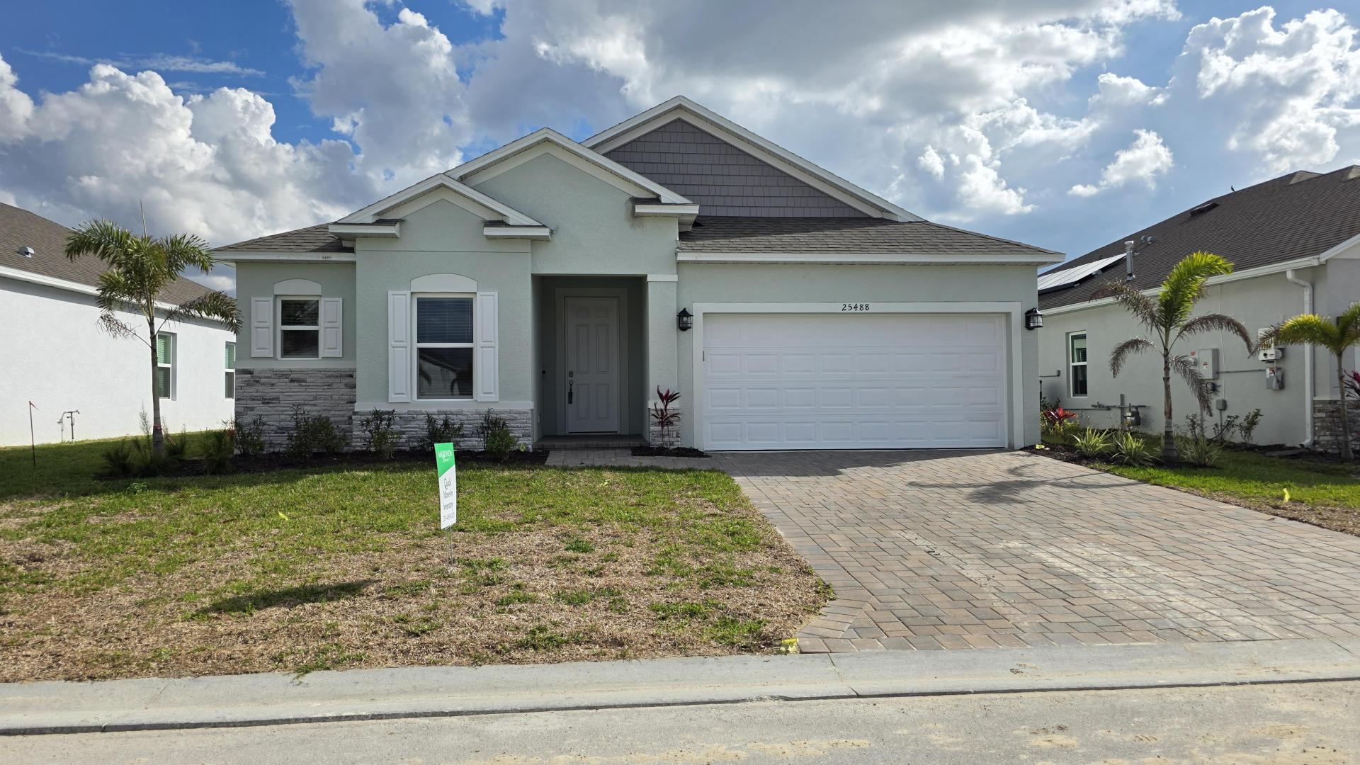 Exterior:Street View