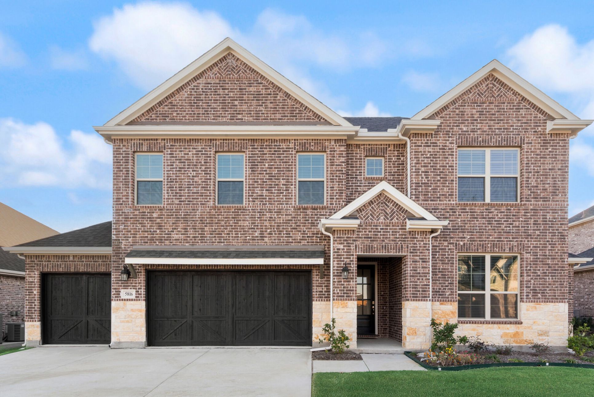 Exterior:Front Elevation