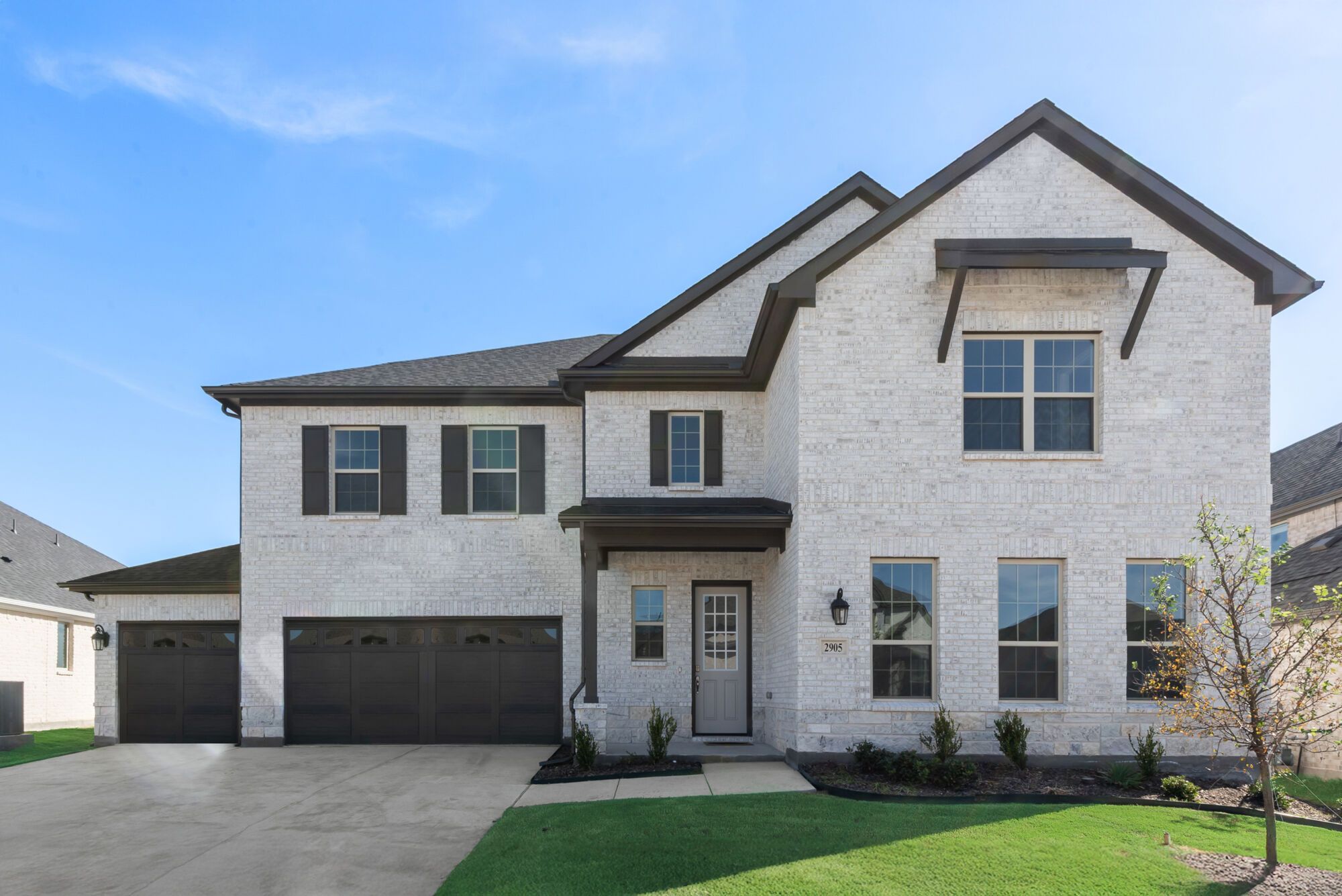 Exterior:Front Elevation