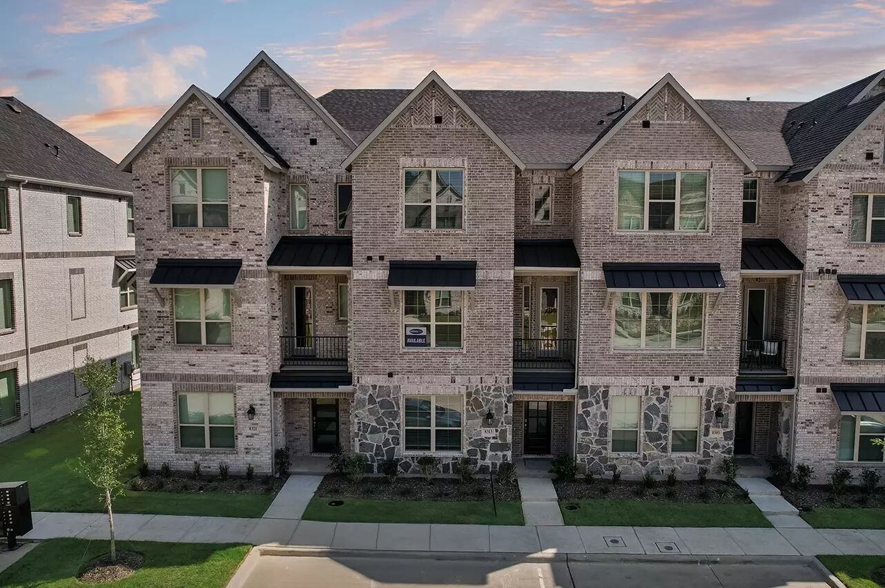 Exterior:The Imperial - B (Old World) Elevation