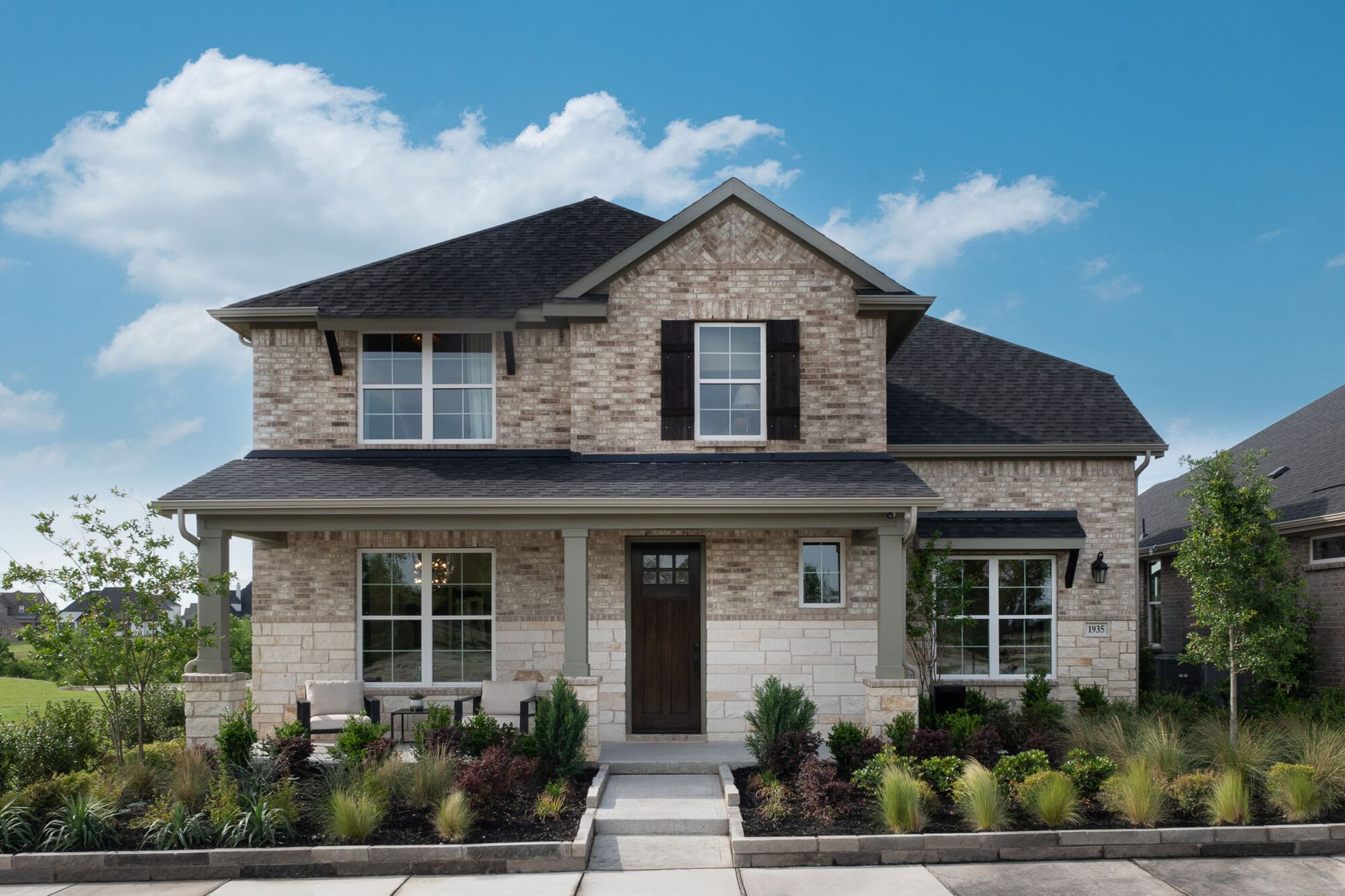 Exterior:The Livingston Model