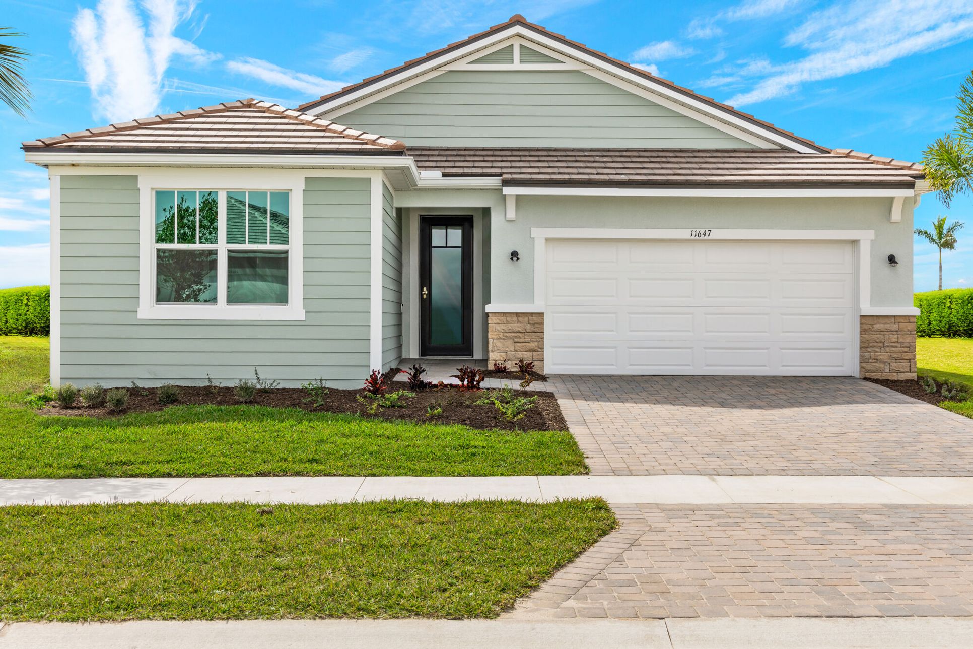 Exterior:Coastal exterior style