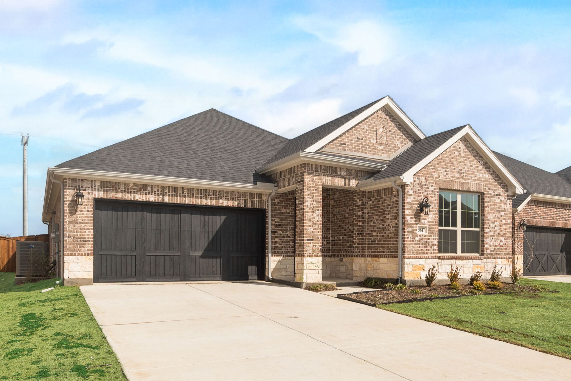 Exterior:Front