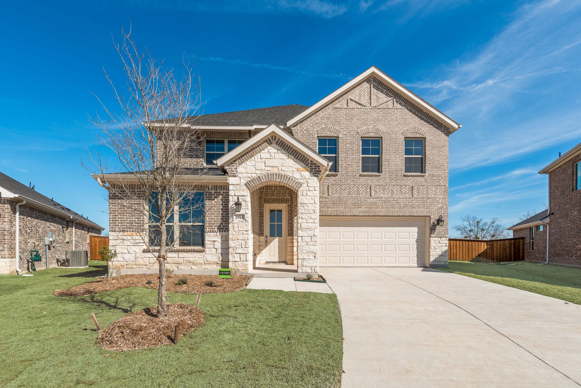 Exterior:Front