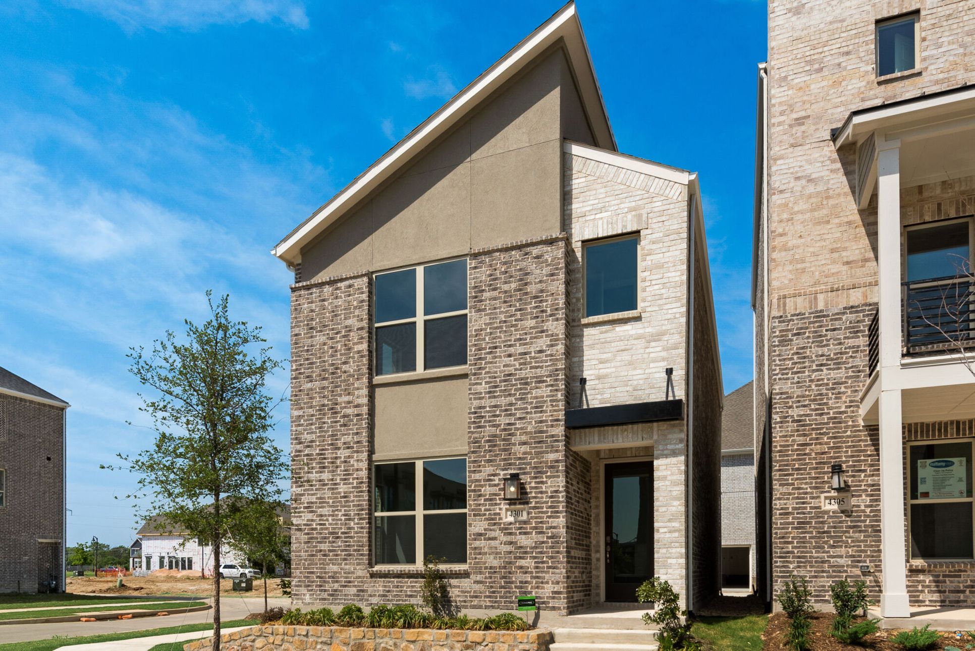 Exterior:Front