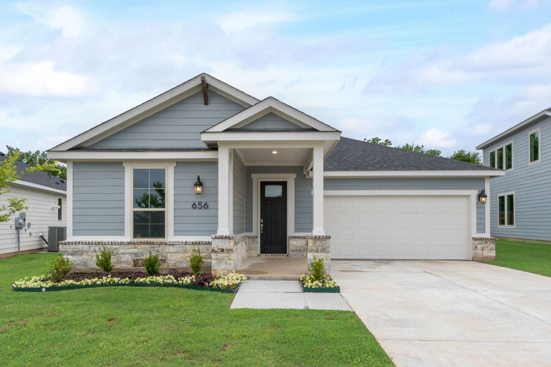 Exterior:Front