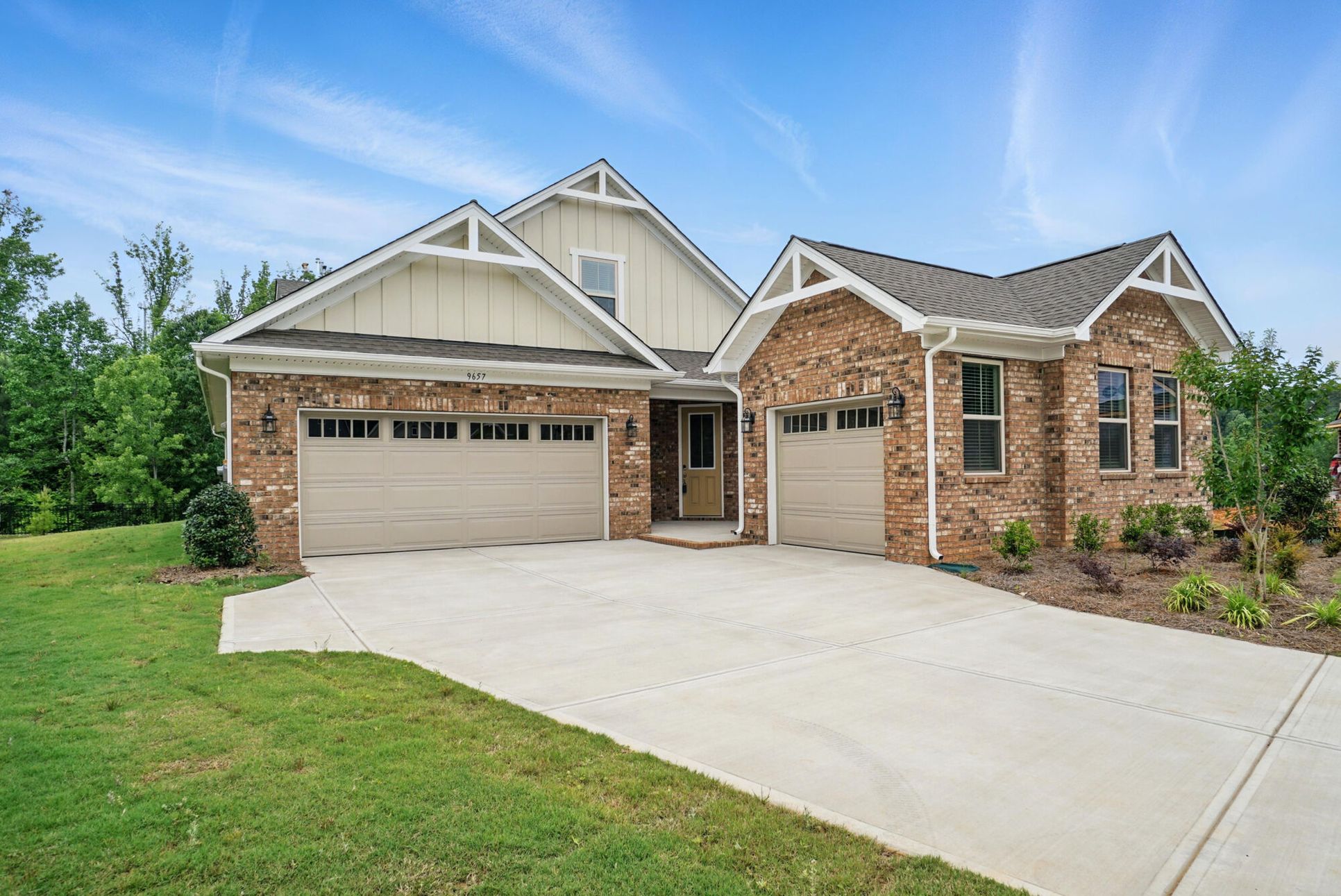 Exterior:Exterior front and 3-car garage
