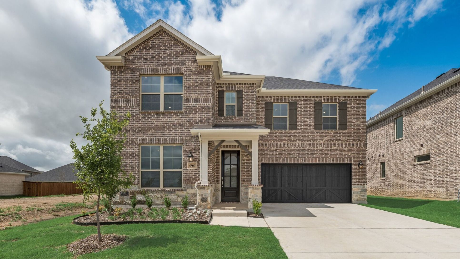 Exterior:Front