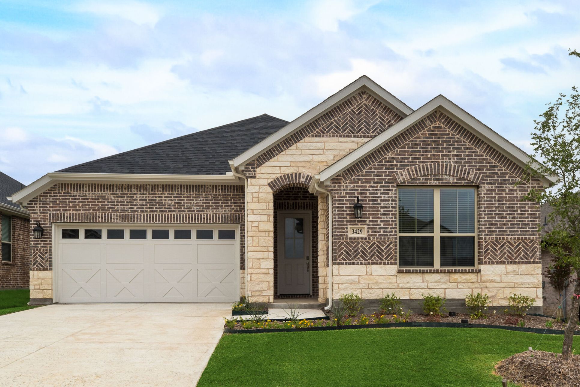 Exterior:Front