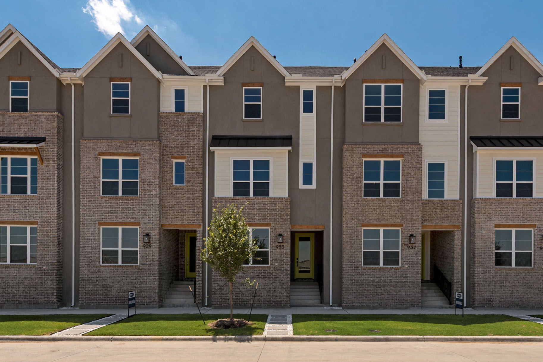 Exterior:Front