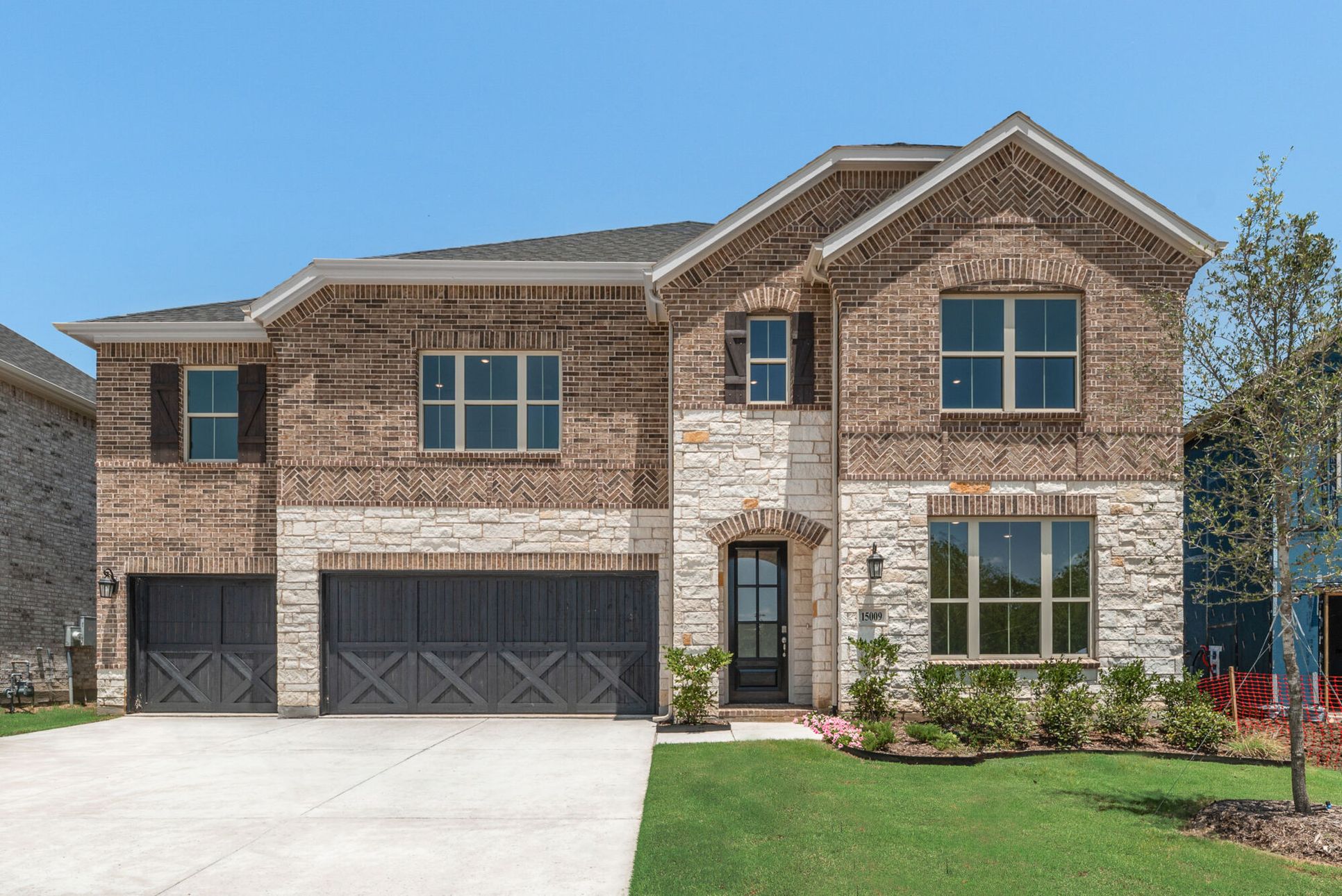 Exterior:Front