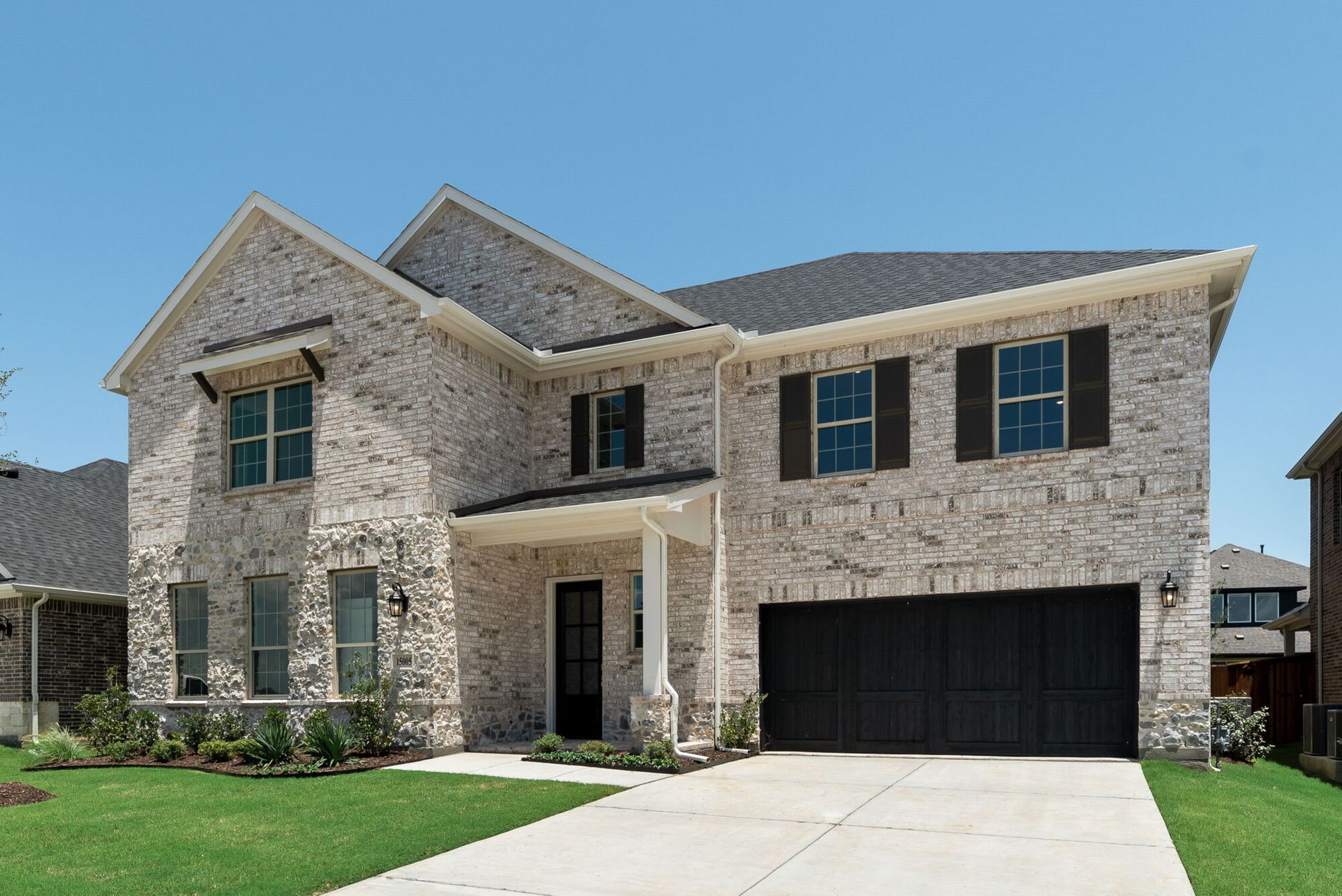 Exterior:Front