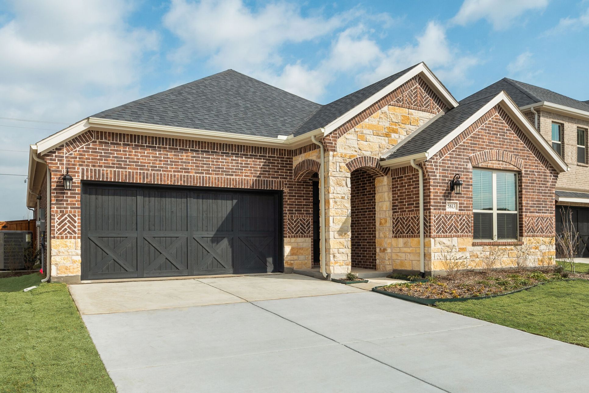 Exterior:Front