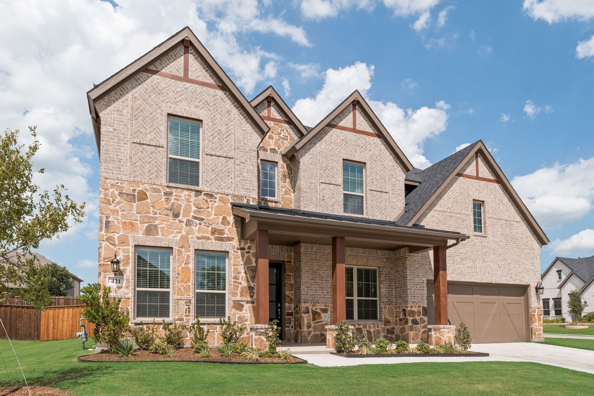Exterior:Front