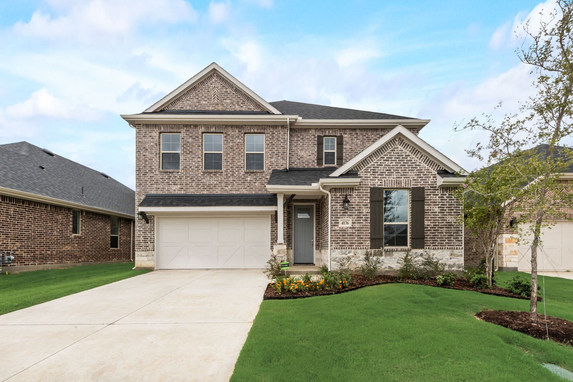 Exterior:Front