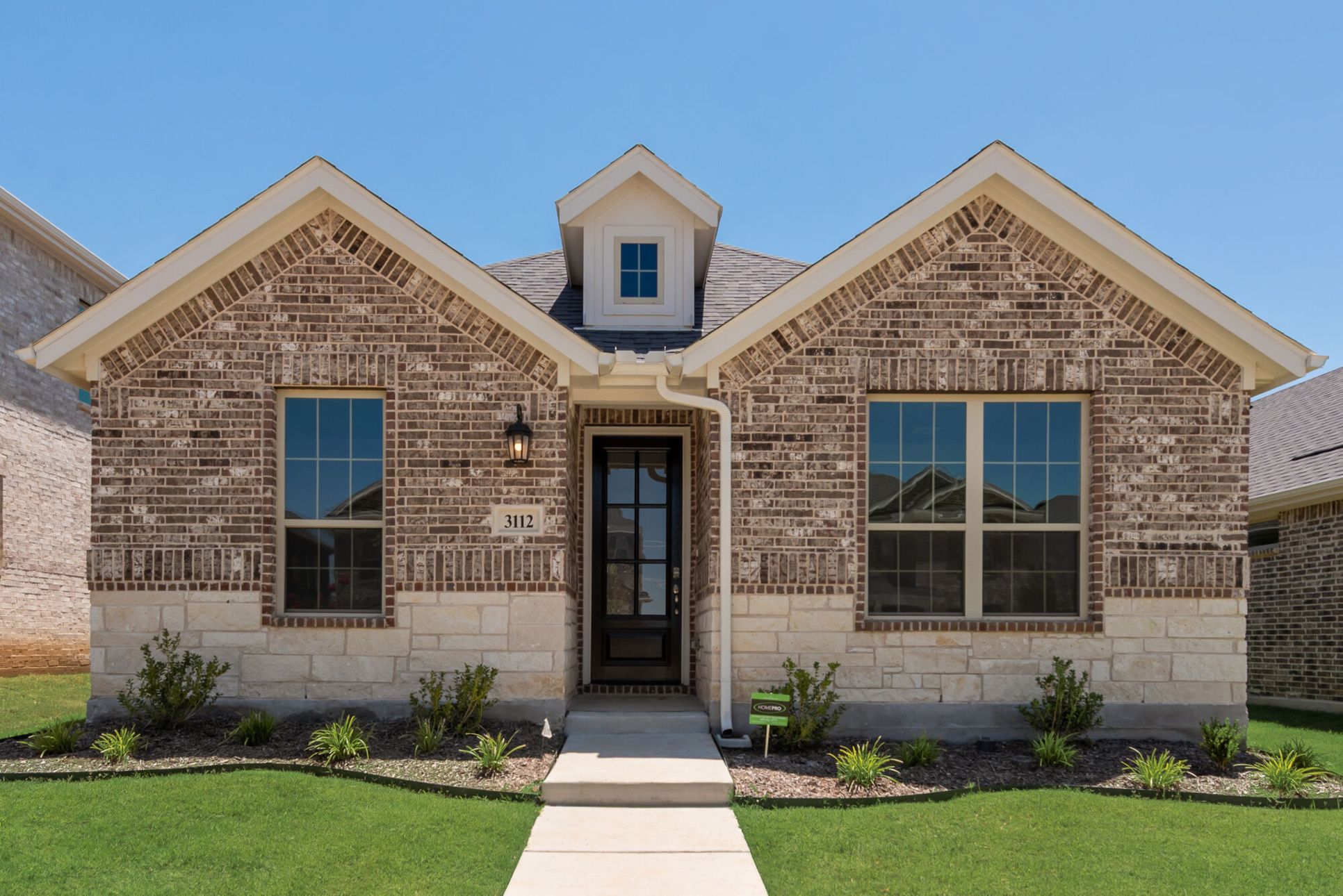 Exterior:Front