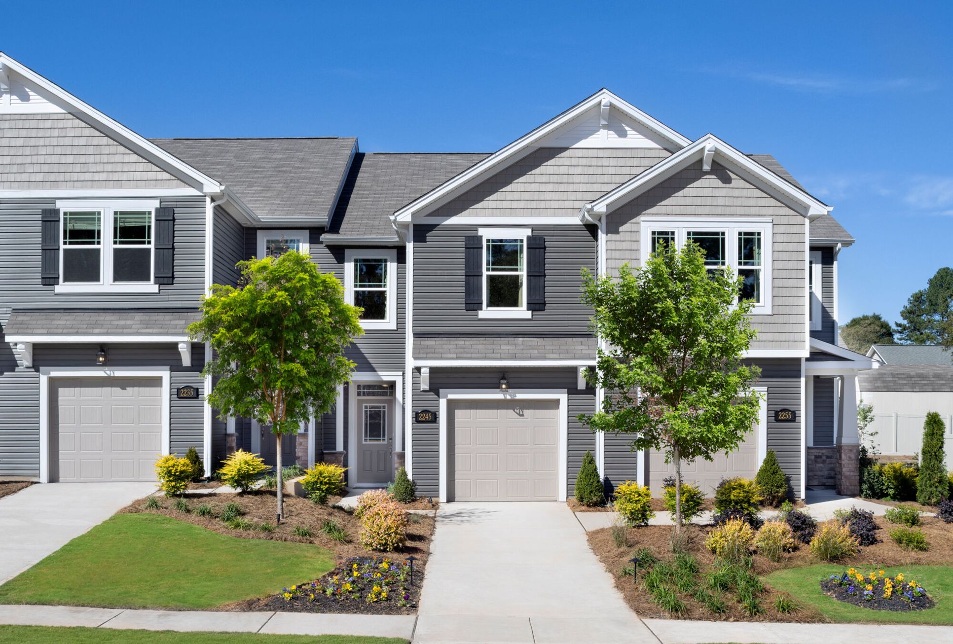 Exterior:Photo representation of the Adriana plan. Colors, finishes and options will vary.