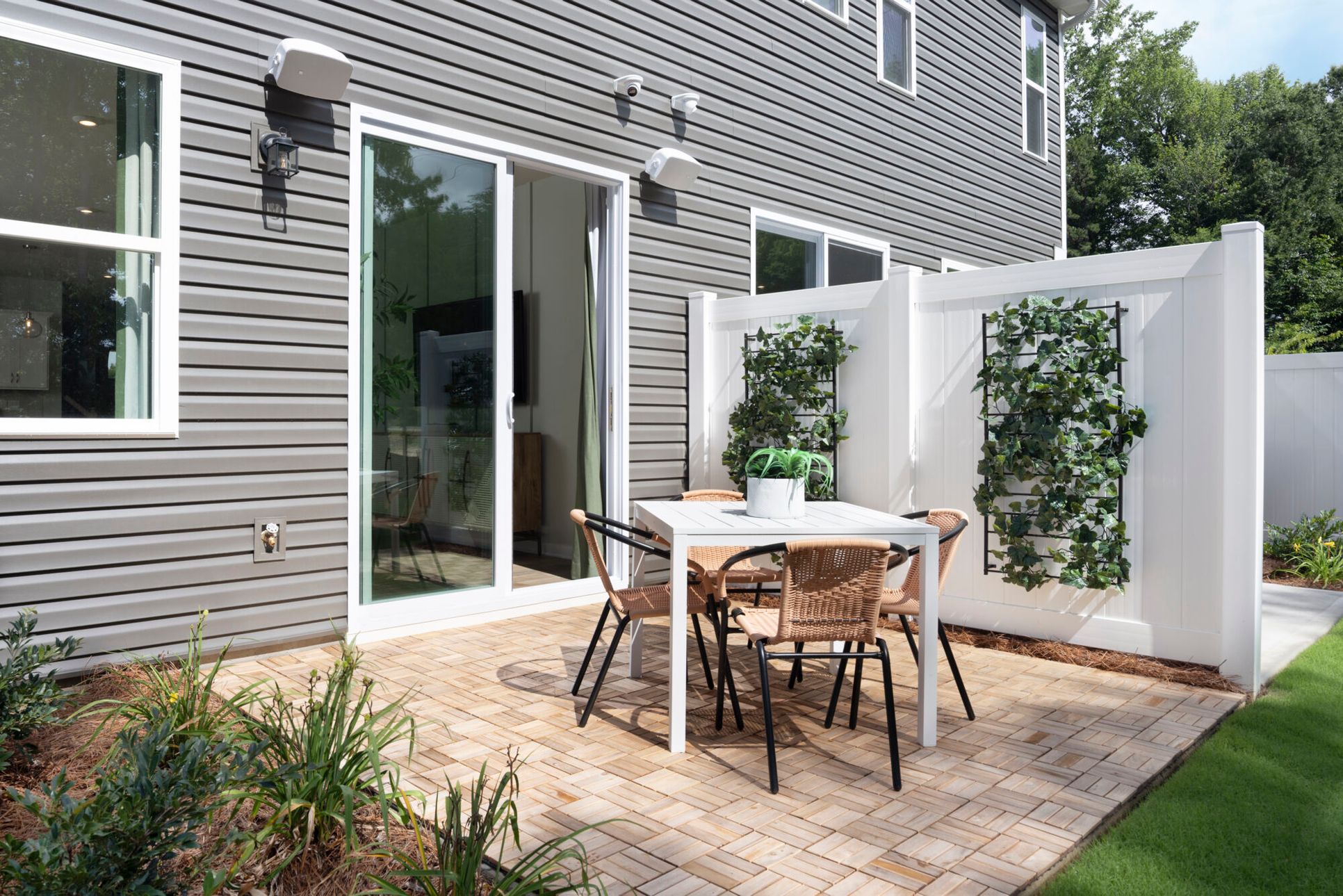 Exterior:Aurora Model back patio