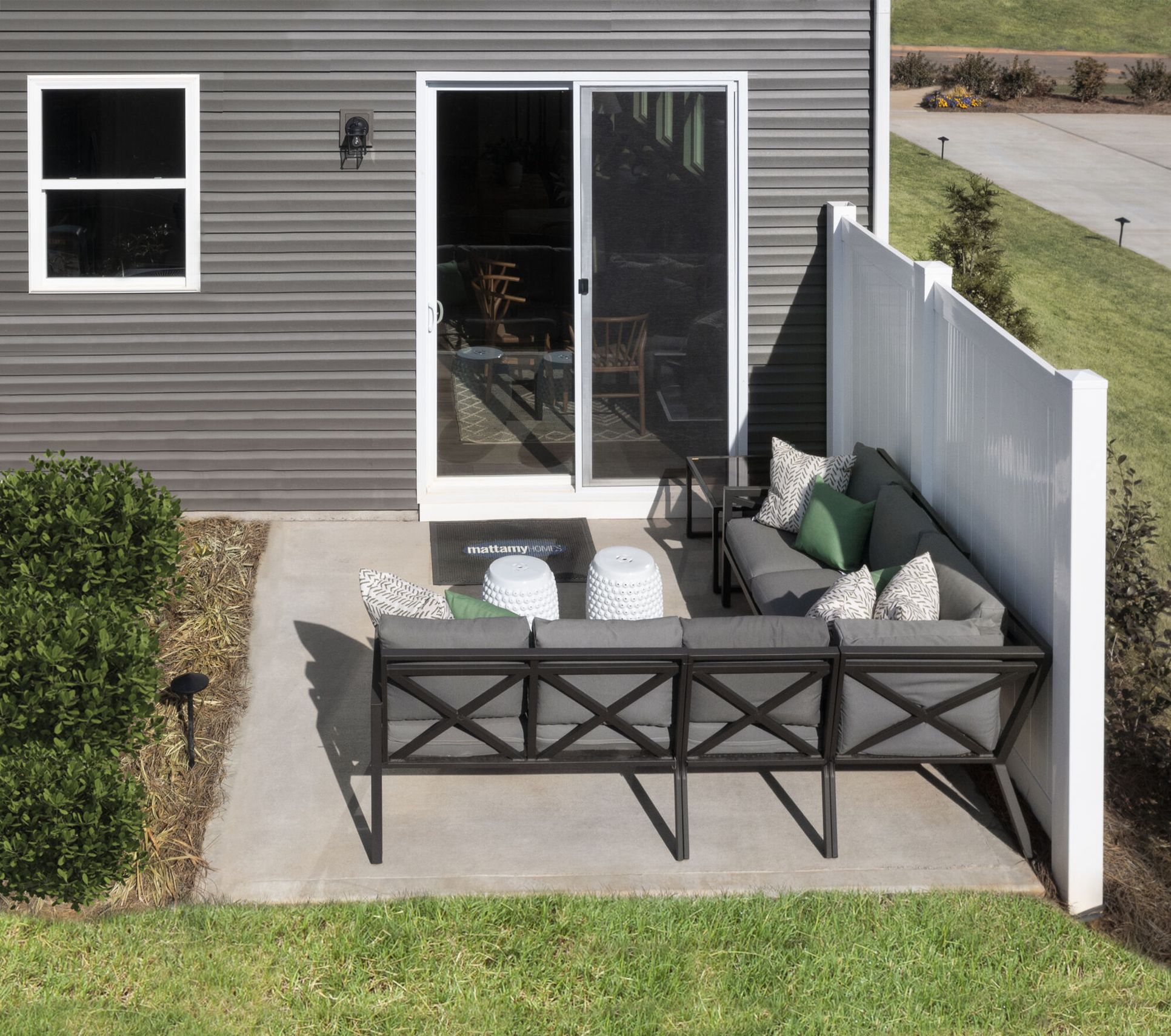 Exterior:Photo representation of the Briana plan. Colors, finishes and options will vary.