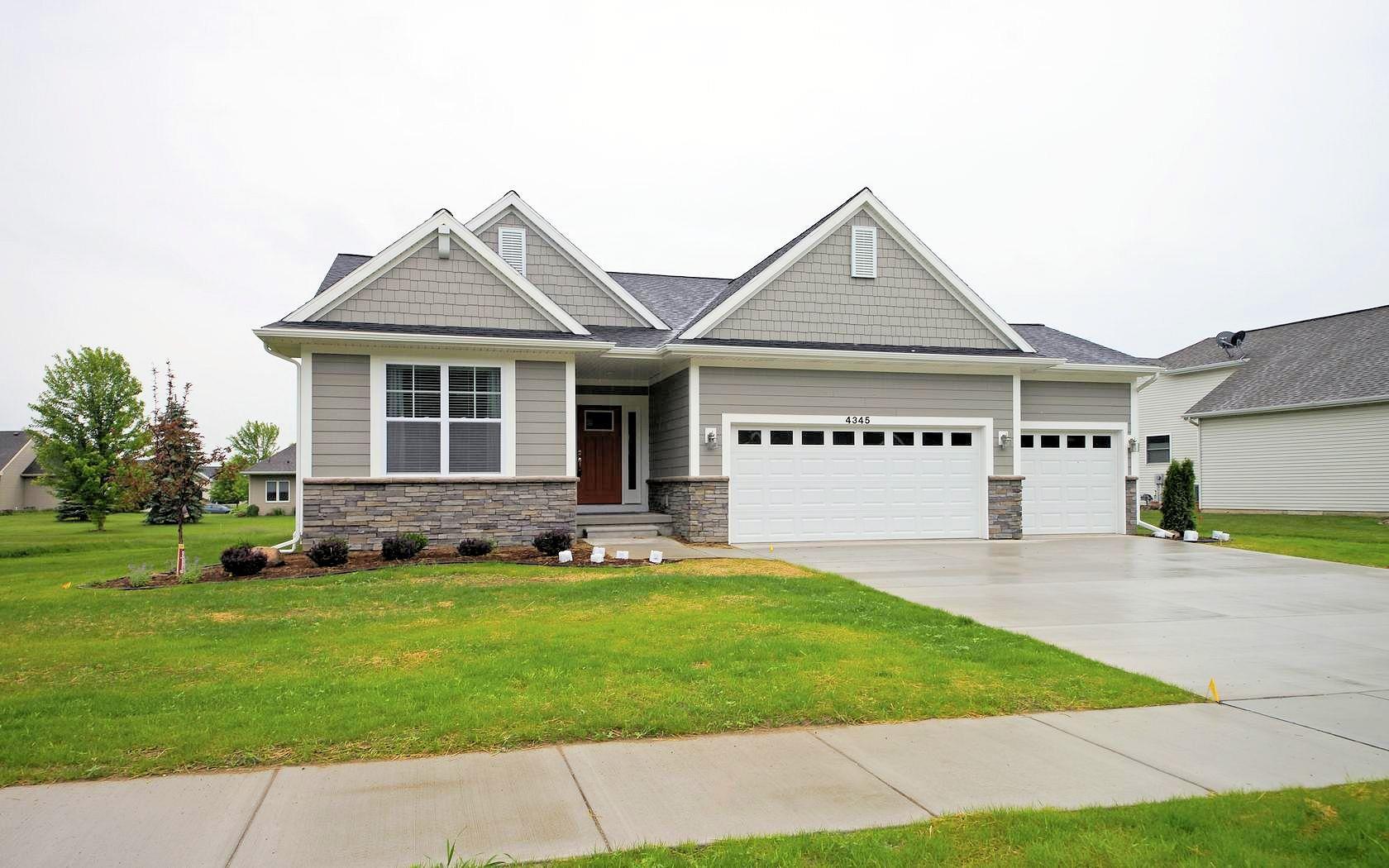 The Newcastle Plan by Mayberry Homes