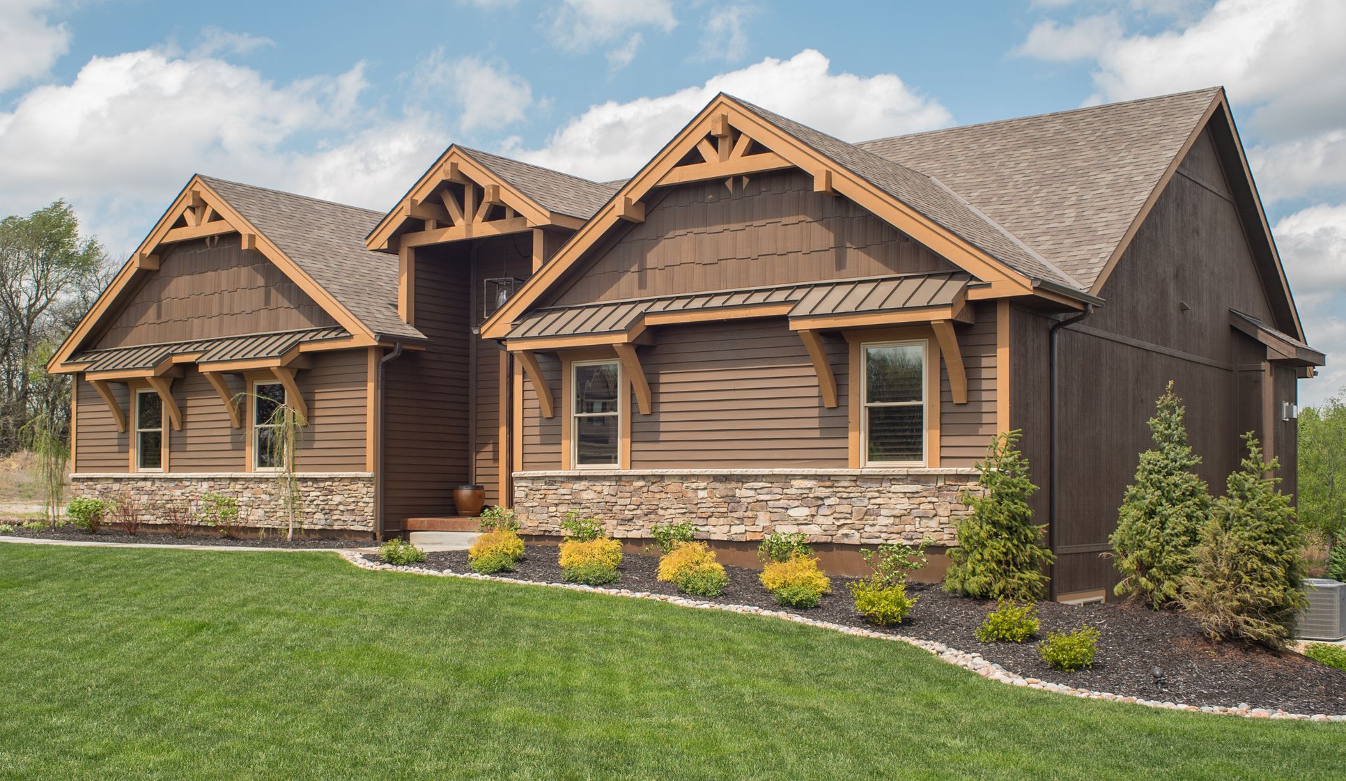 Mcbee Custom Homes,64056