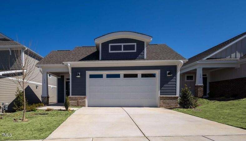 Exterior:Redbud Exterior
