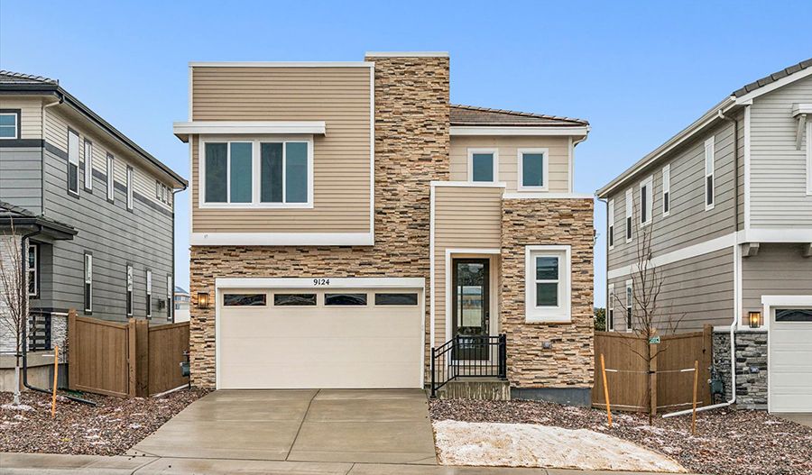 Liesel-90-SummitatMeridian Exterior:Exterior