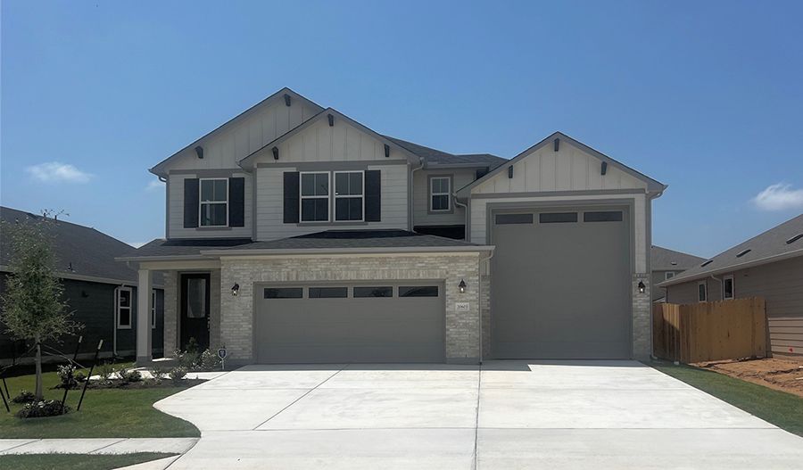 Zinc-Lot125-Seasons-at-Carillon Exterior:Exterior