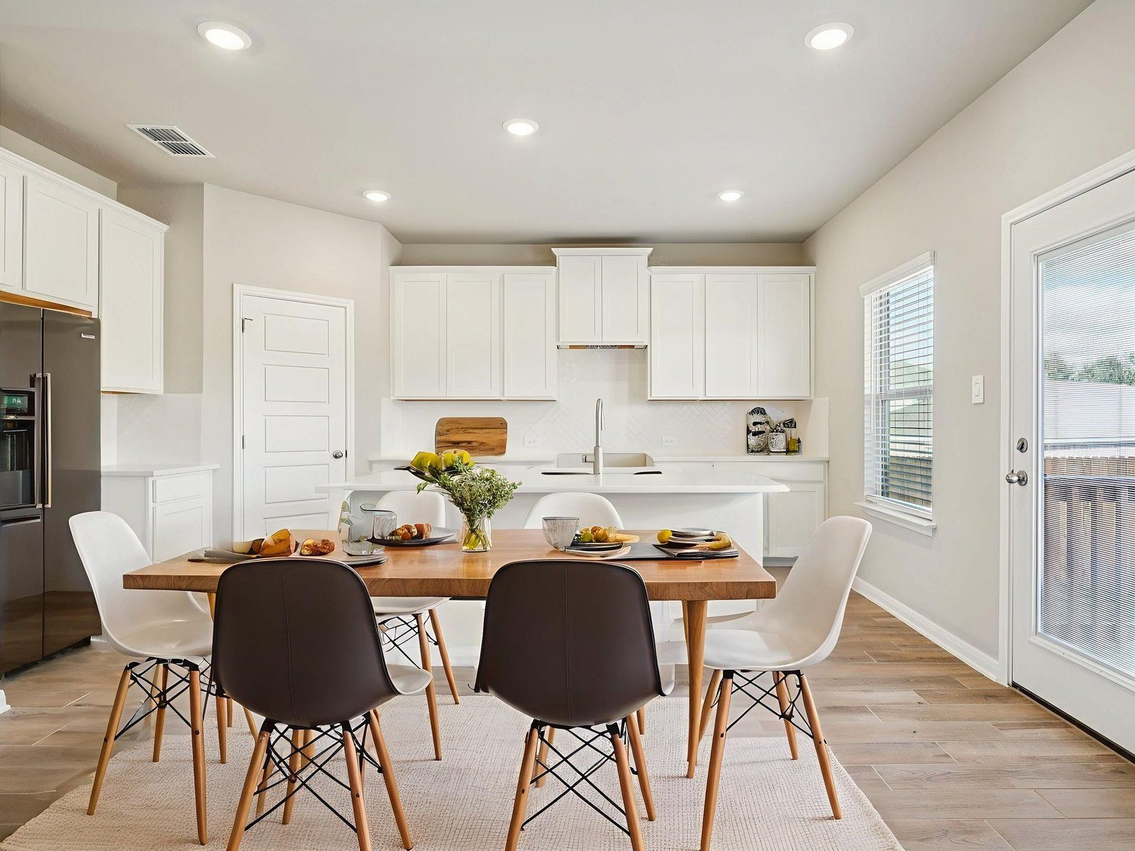 Kitchen in the McCoy floorplan at a Meritage Homes community.:Kitchen STAGED