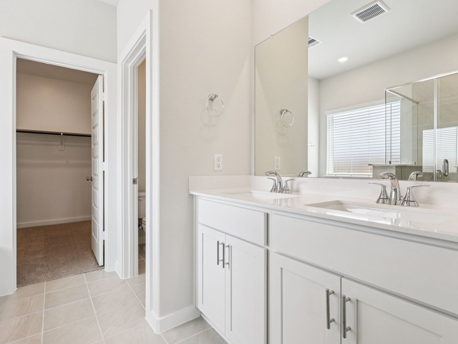 The Royal floorplan in Kingdom Heights of Rosenberg, TX.:Primary Bathroom