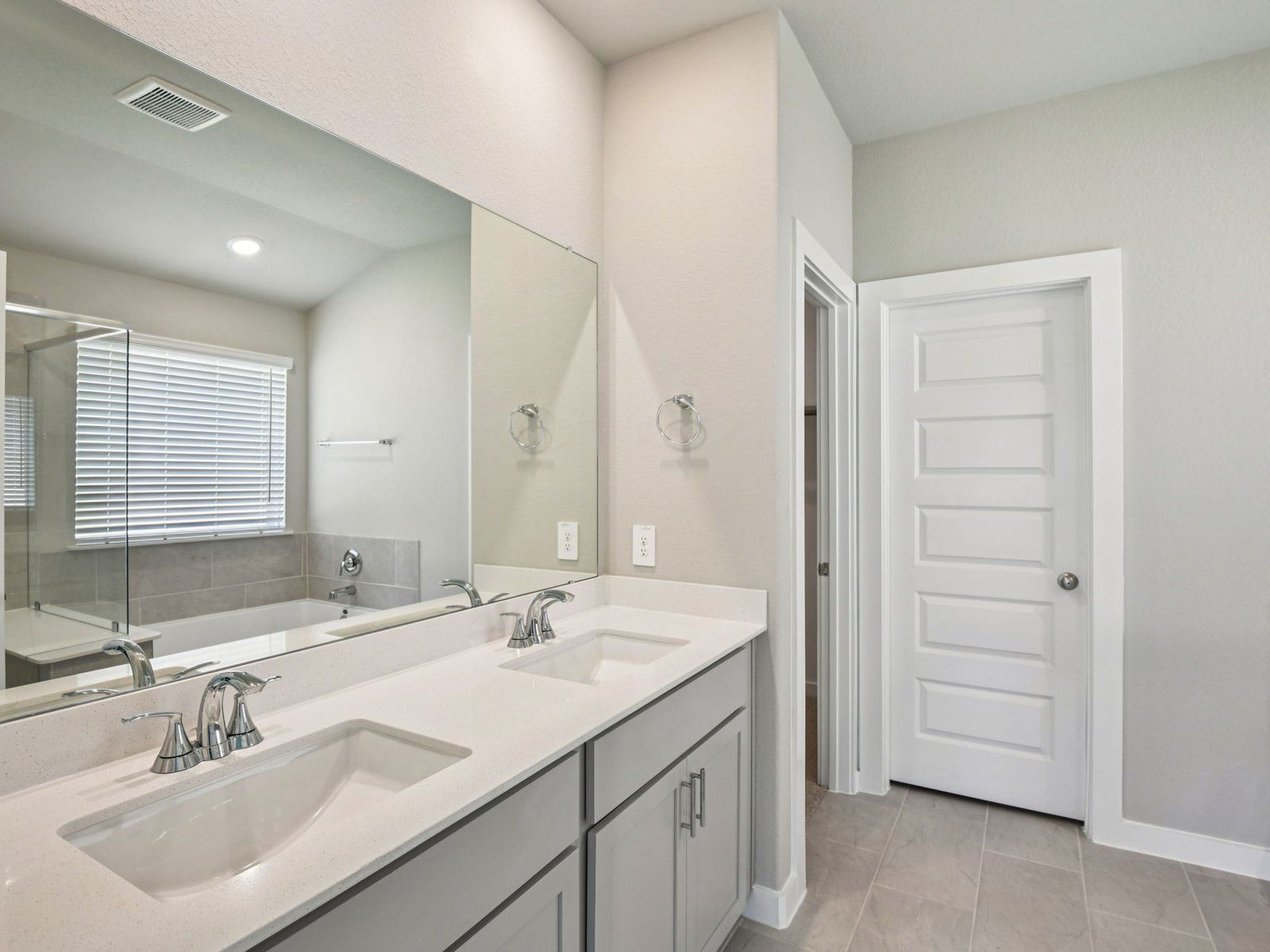 The Henderson floorplan in Kingdom Heights of Rosenberg, TX.:Primary Bathroom