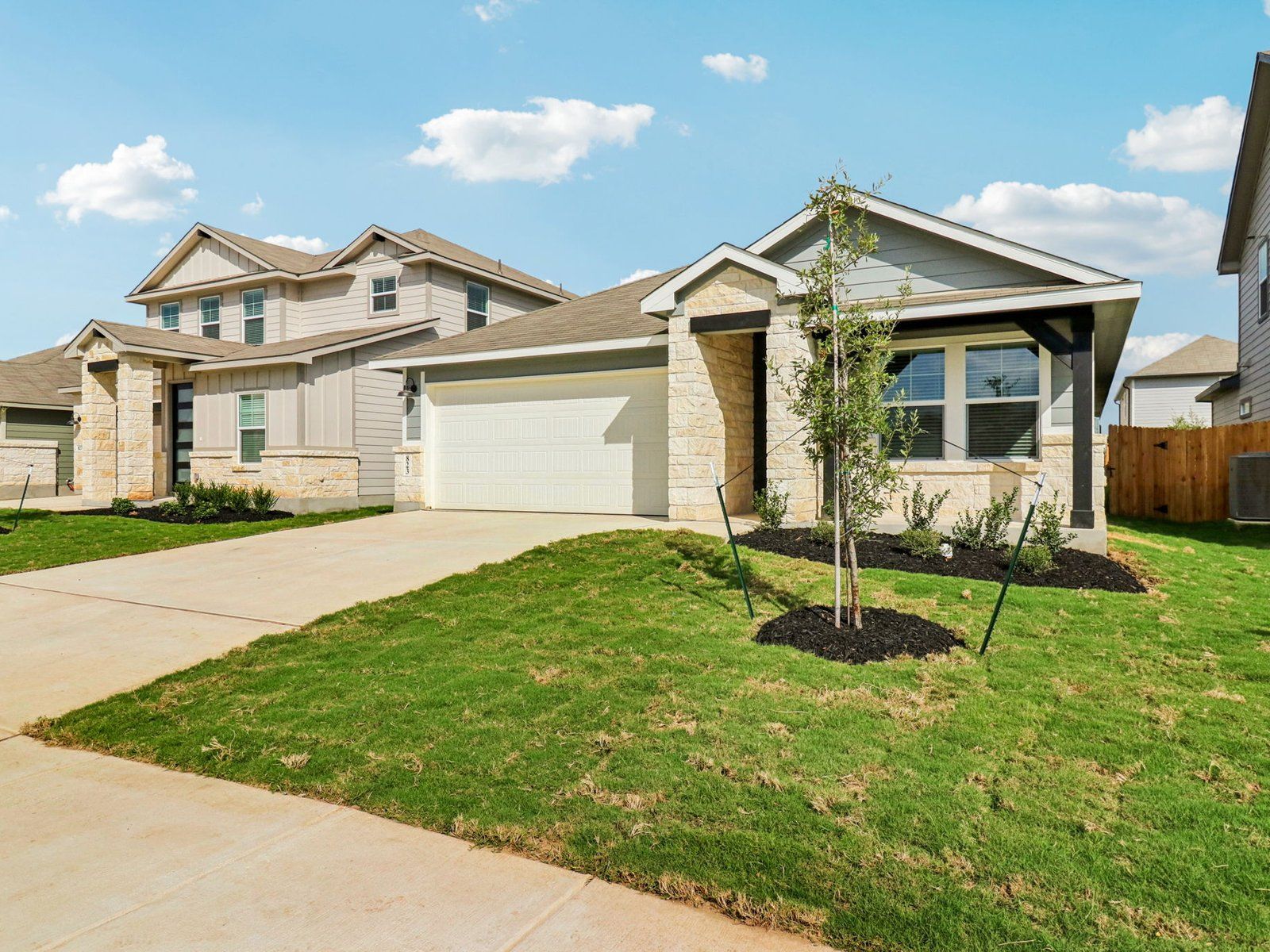Front exterior of the Allen floorplan at a Meritage Homes community.:Front Exterior