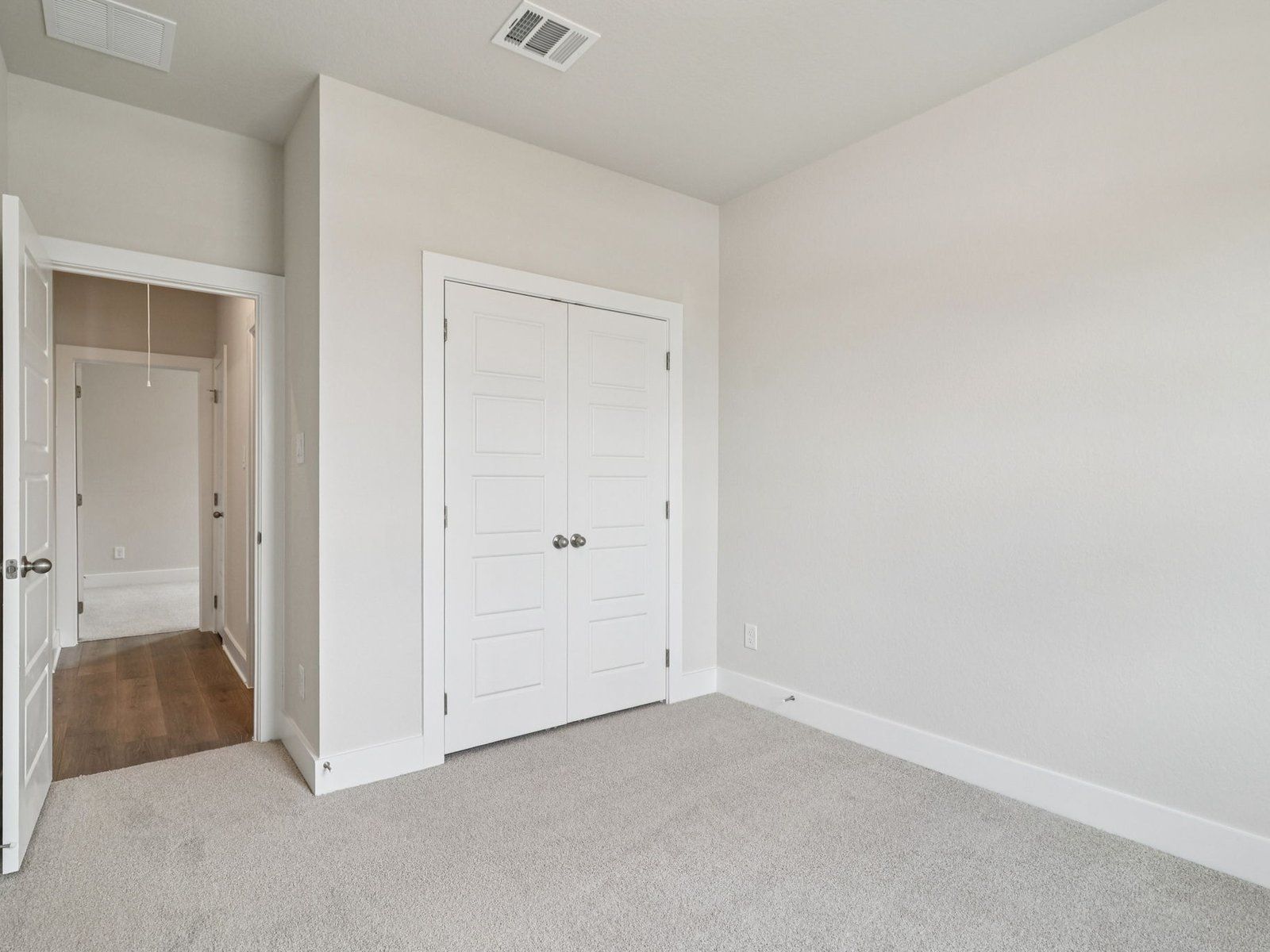 Guest bedroom in the Rio Grande floorplan at a Meritage Homes community.:Guest Bedroom