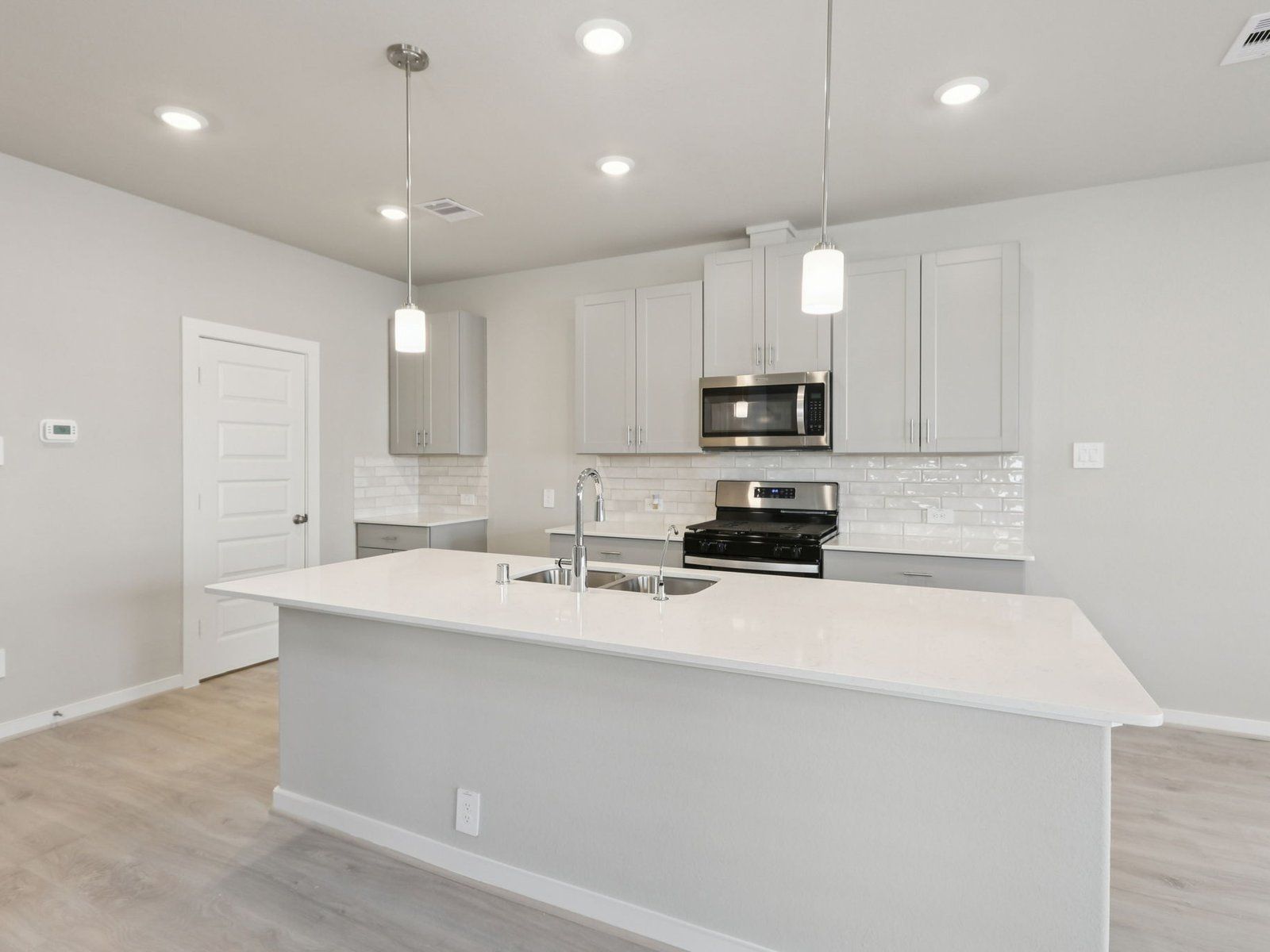 The Harlow floorplan in Kemah Crossing of Kemah, TX.:Kitchen