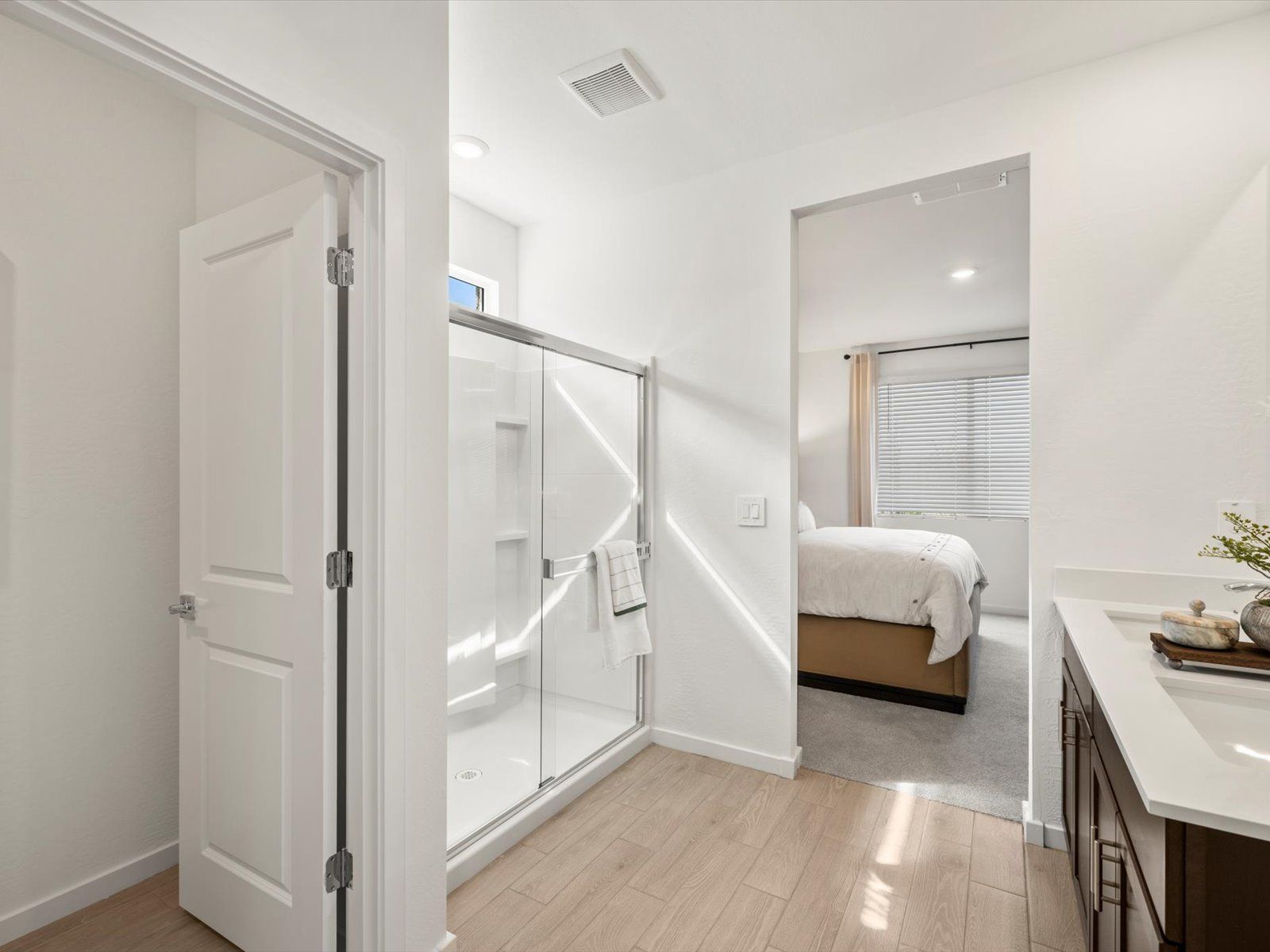 PHX_Bathroom_12890-N-305TH-AVE:Primary bathroom in Leslie floorplan at Teravalis