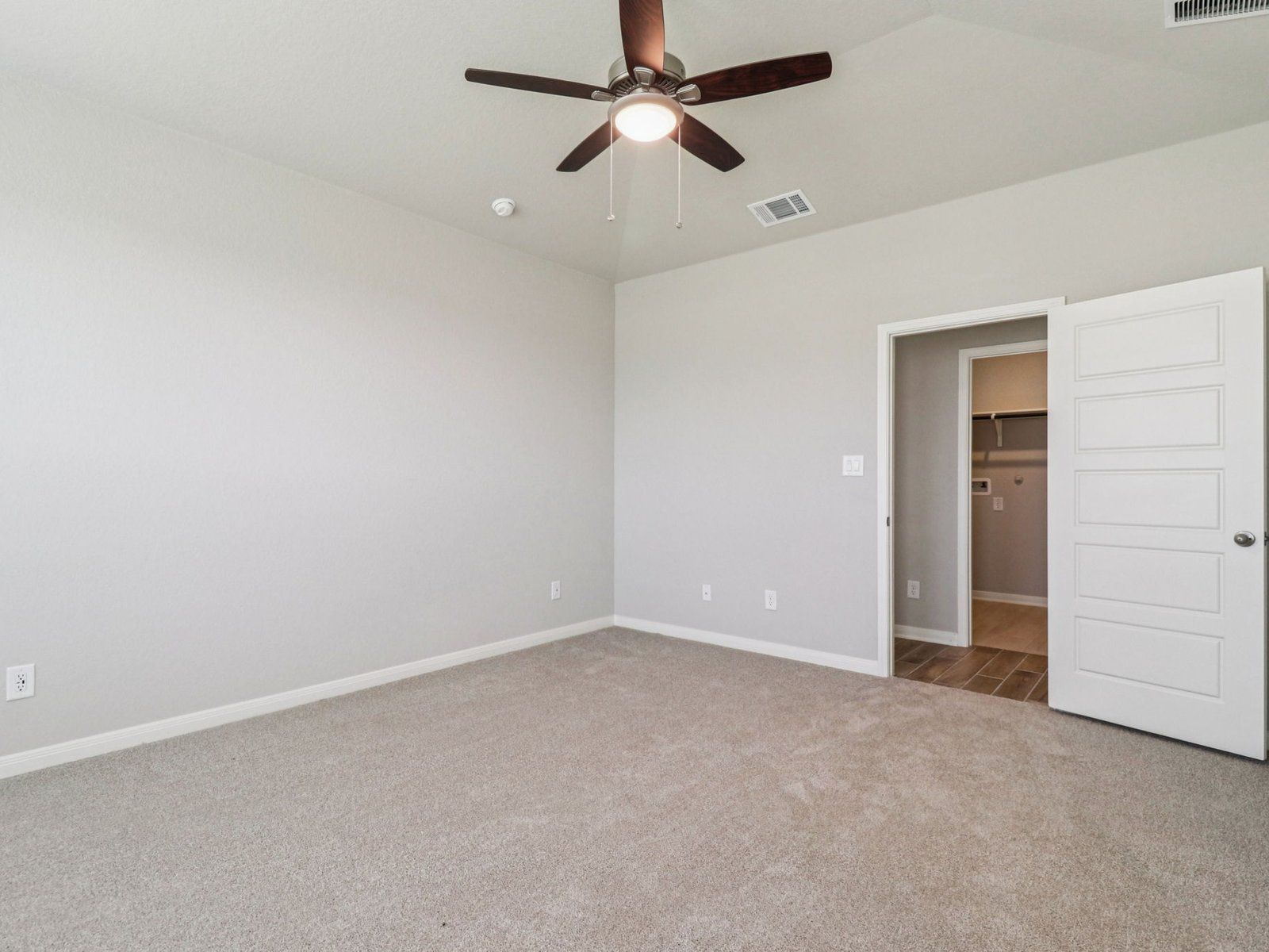 Primary Suite:Primary suite in the San Saba floorplan at a Meritage Homes community.