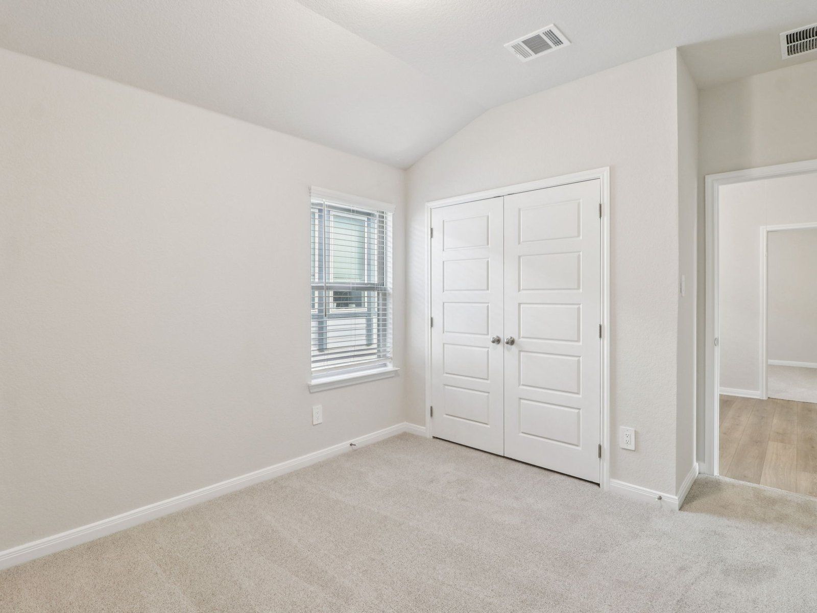 Guest Bedroom:Guest Bedroom