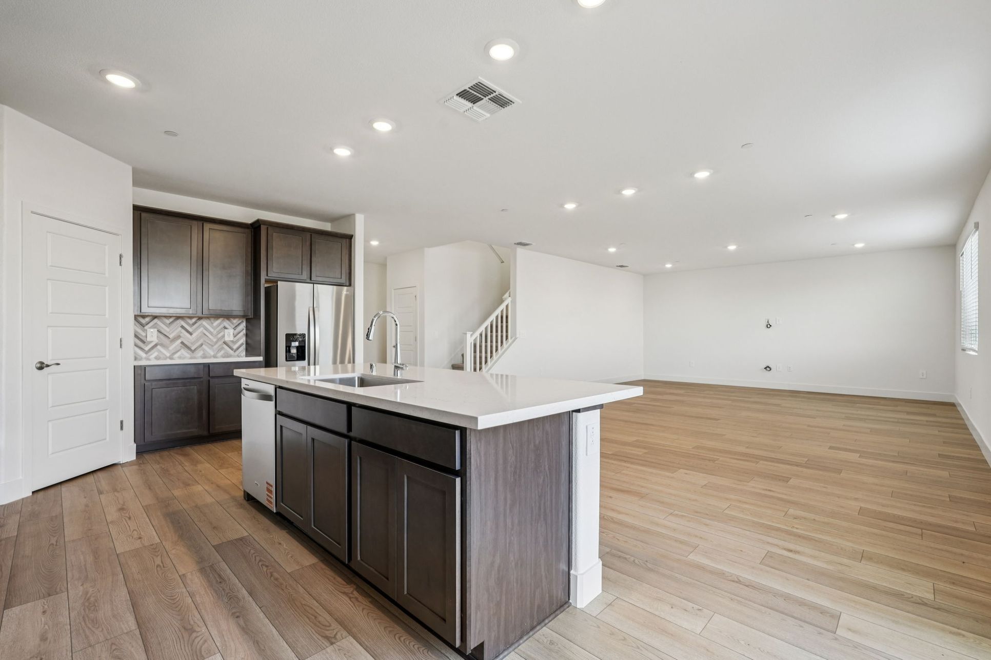 1513 Goldfish Way at Dockside of Delta Shores in Sacramento, CA.:Kitchen