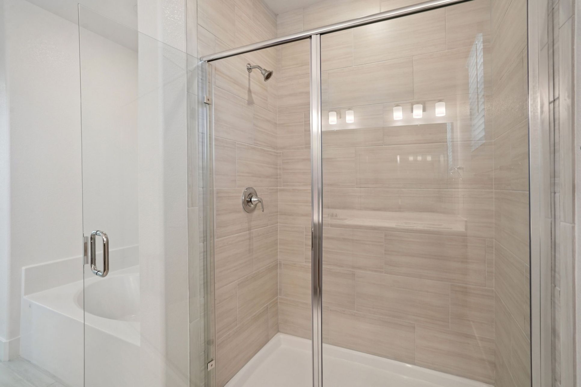 1508 Goldfish Way at Dockside of Delta Shores in Sacramento, CA.:Primary Bathroom