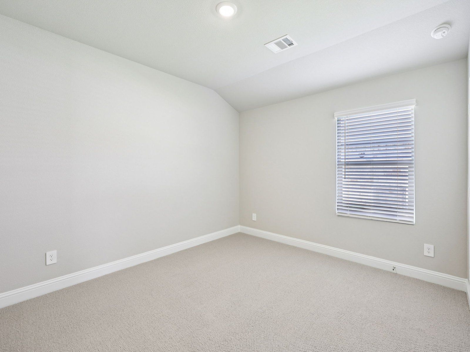 The Henderson floorplan with the Divine interior package.:Bedroom