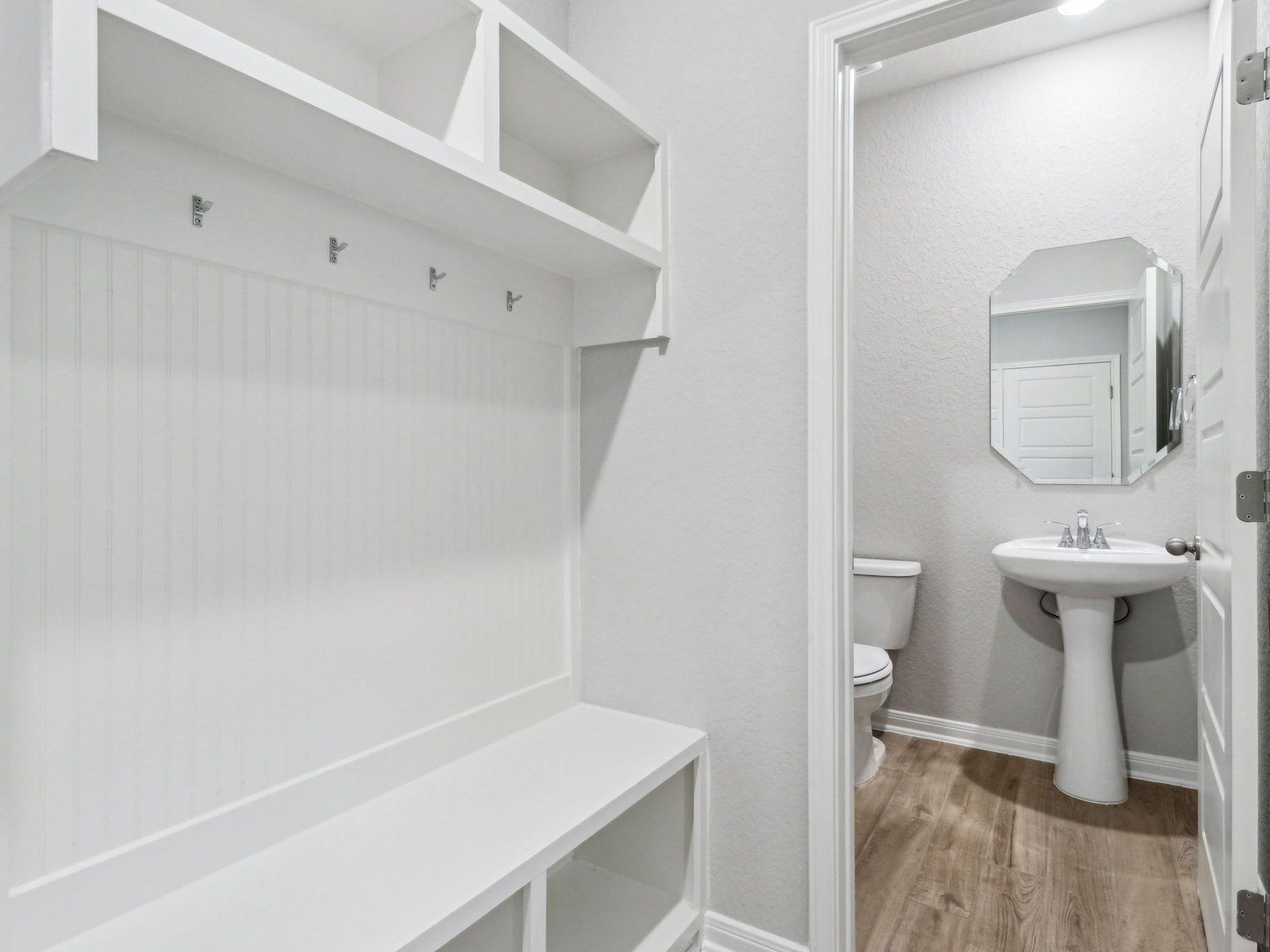 Foyer in the Matador floorplan at a Meritage Homes community.:SAN_Estancia Ranch_Matador_870_Foyer_29430 Clanton Pass_019.jpg