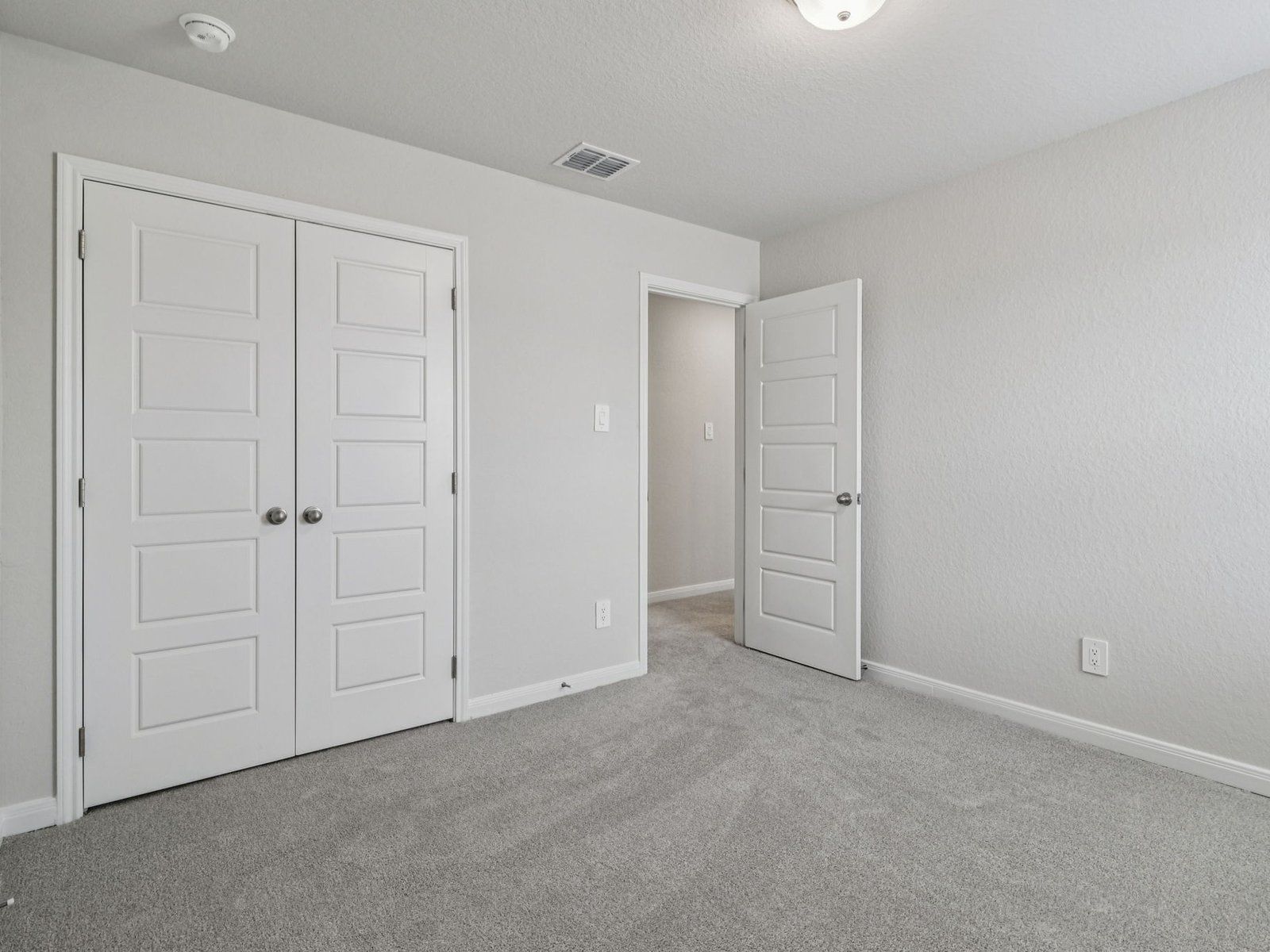 Secondary bedroom in the Matador floorplan at a Meritage Homes community.:Secondary Bedroom