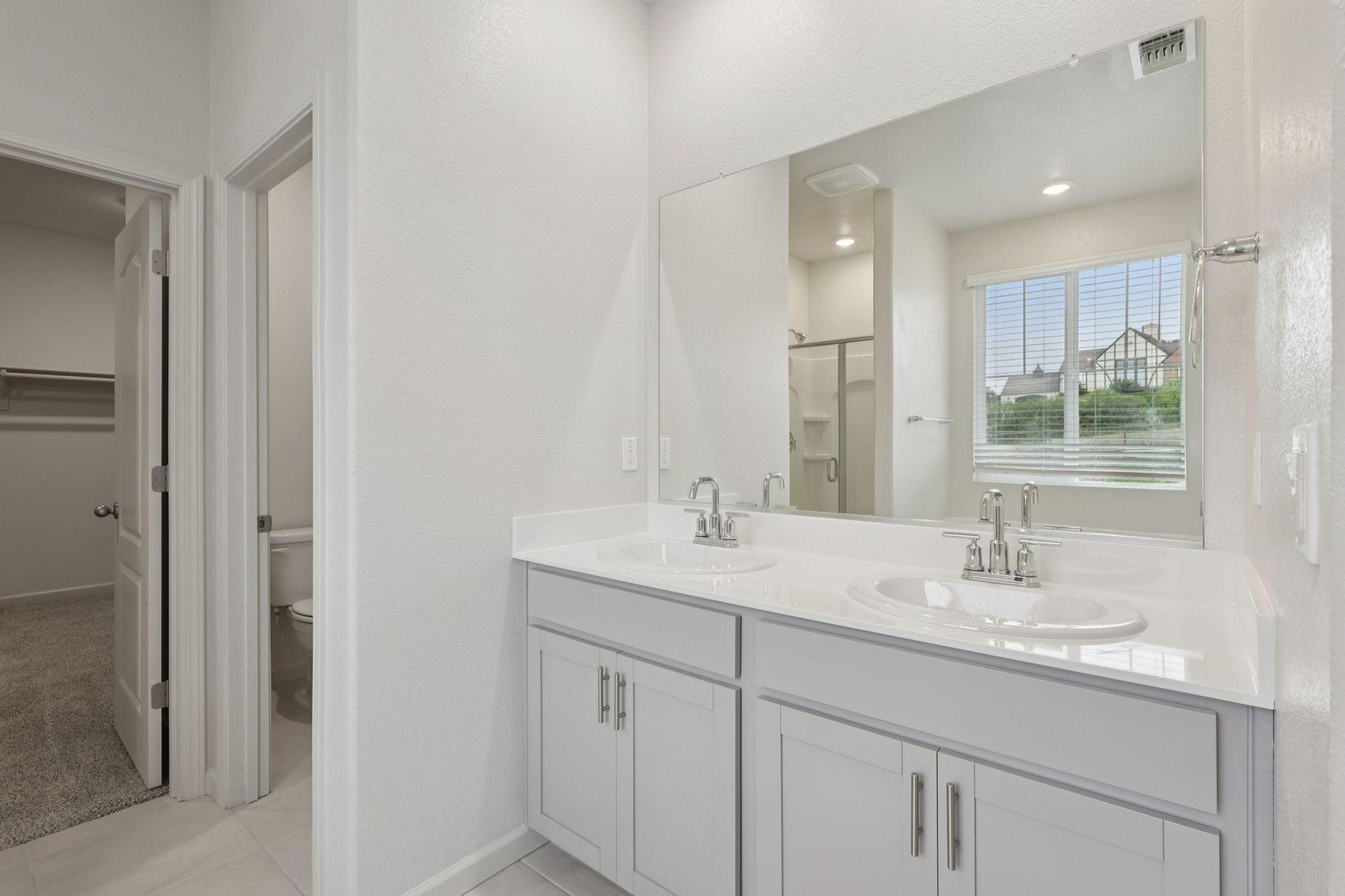 4112 Markovich Ct at Bay View:Primary Bathroom